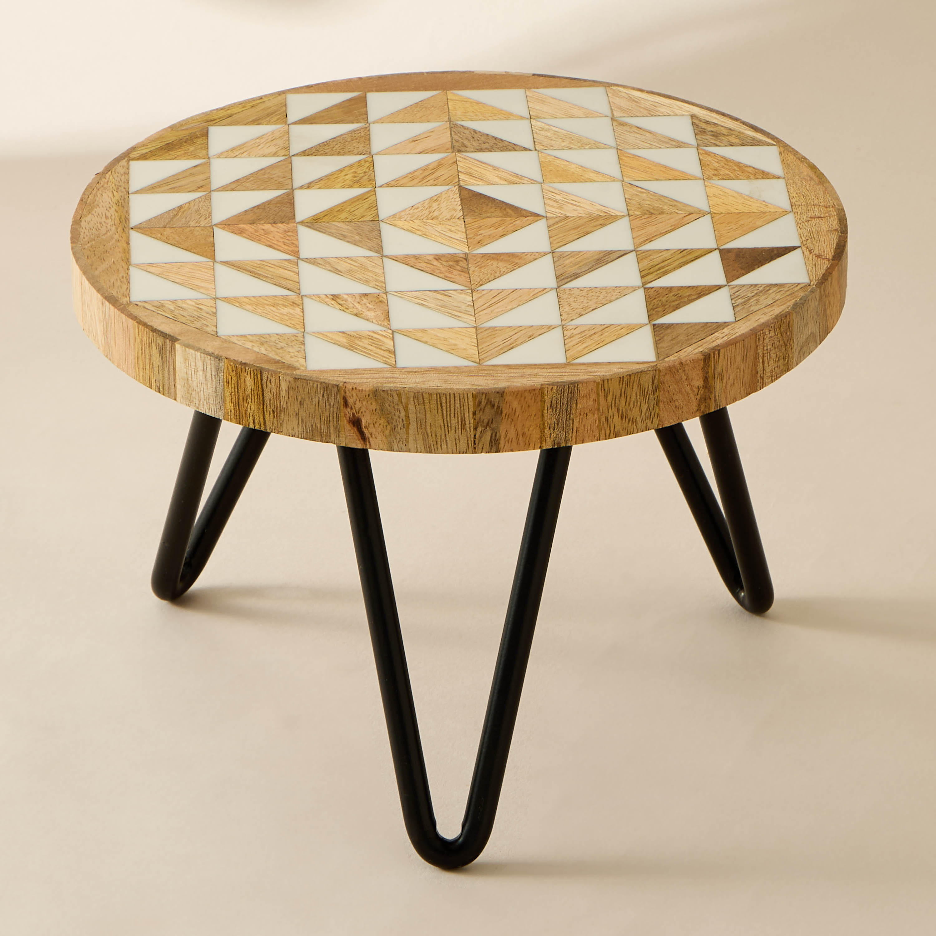 Metal Plant Stand - 20x13 cms-household-gardenandoutdoor-trellisandstands-plantstands-image-2