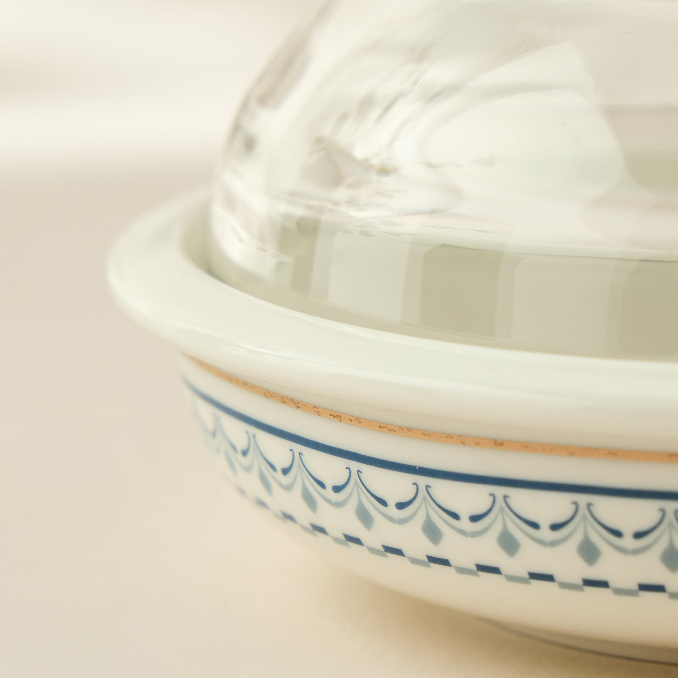 Palm Tree Print Bone China Tajine with Glass Lid - 12x6x13 cms-household-dining-serveware-servingtrays-image-4