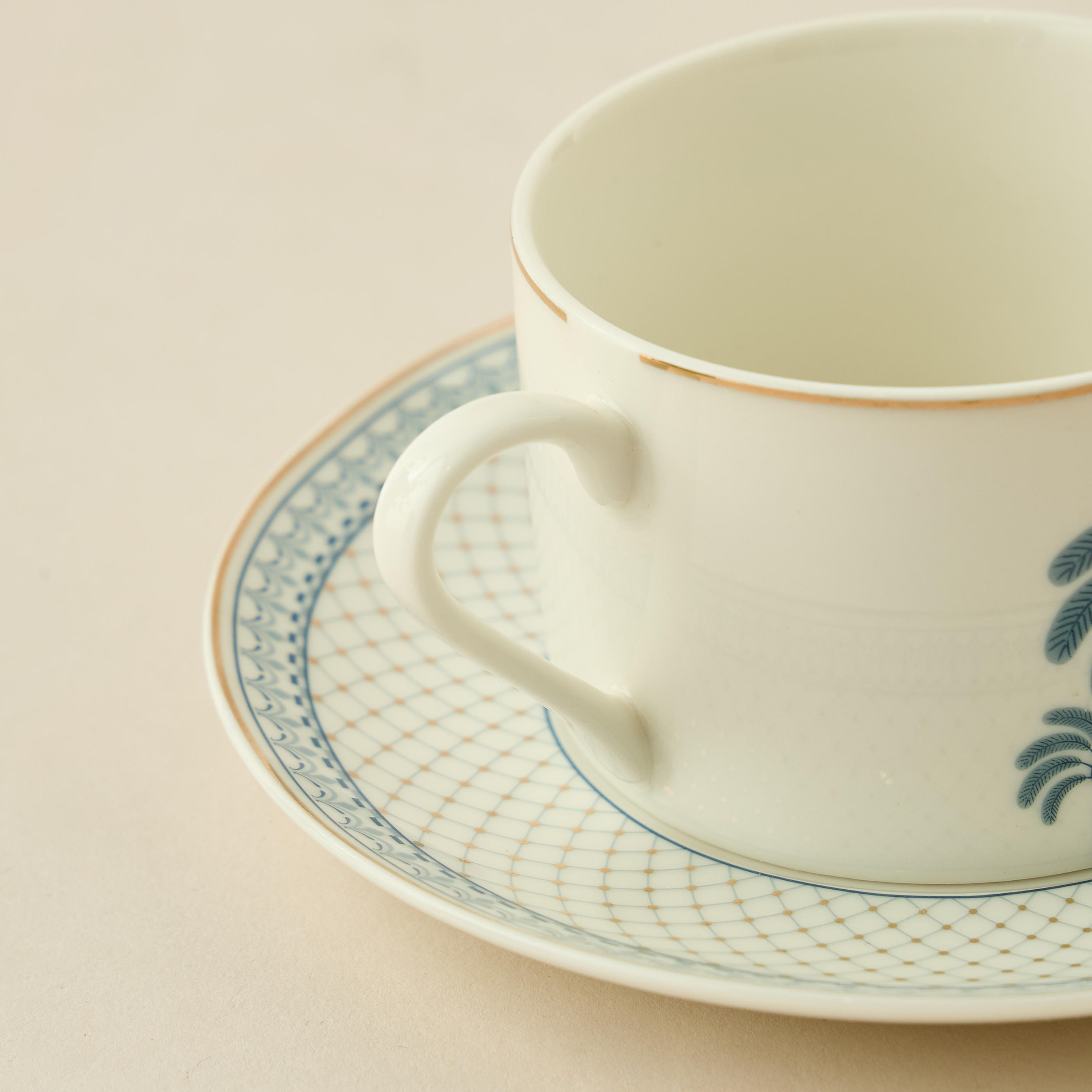 Palm Tree Print 4-Piece Bone China Cup and Saucer Set - 200 ml-household-dining-teaandcoffee-teaandcoffeesets-image-3