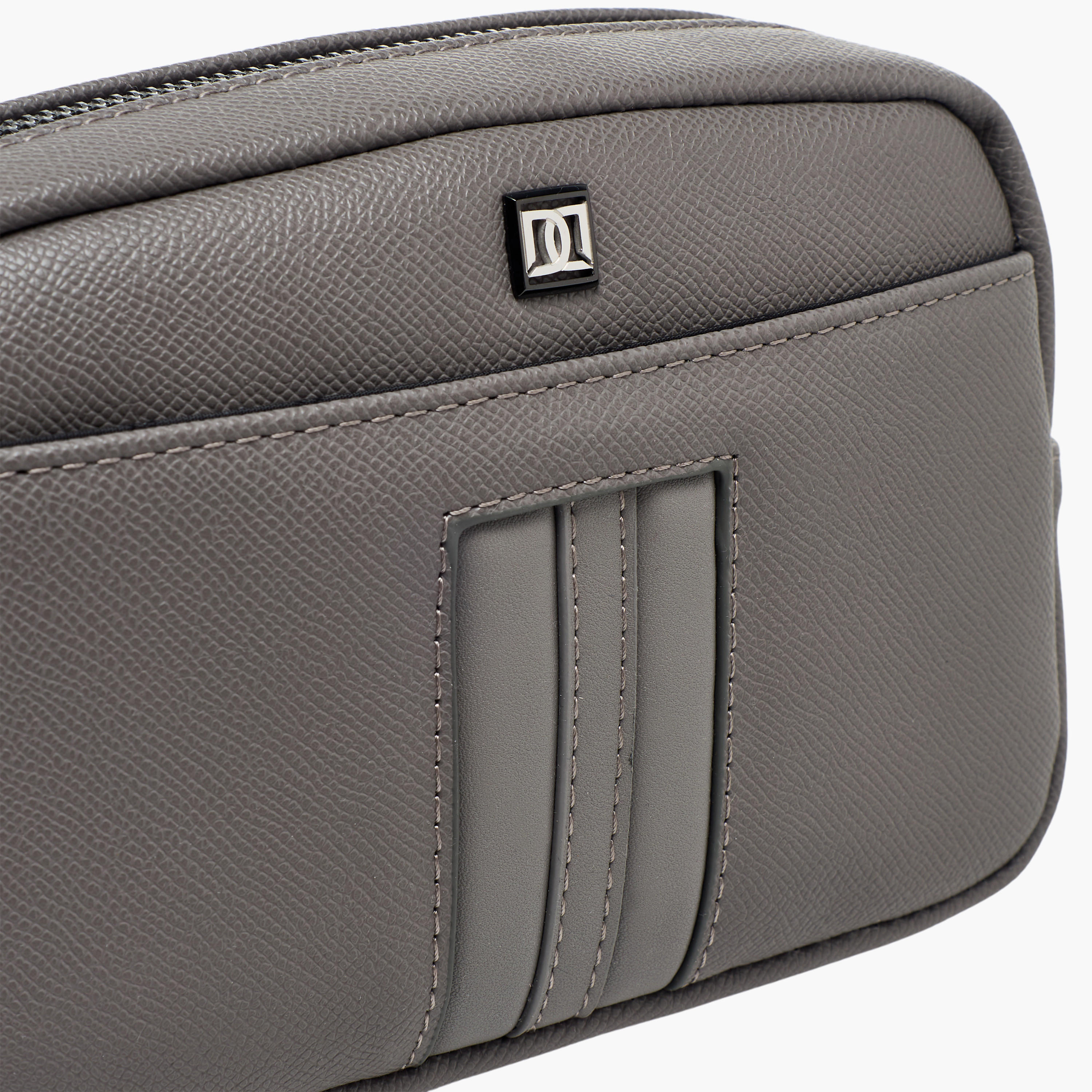 شنطة صغيرة بارزة الملمس للرجال من دوتشيني-men-bags-image-5