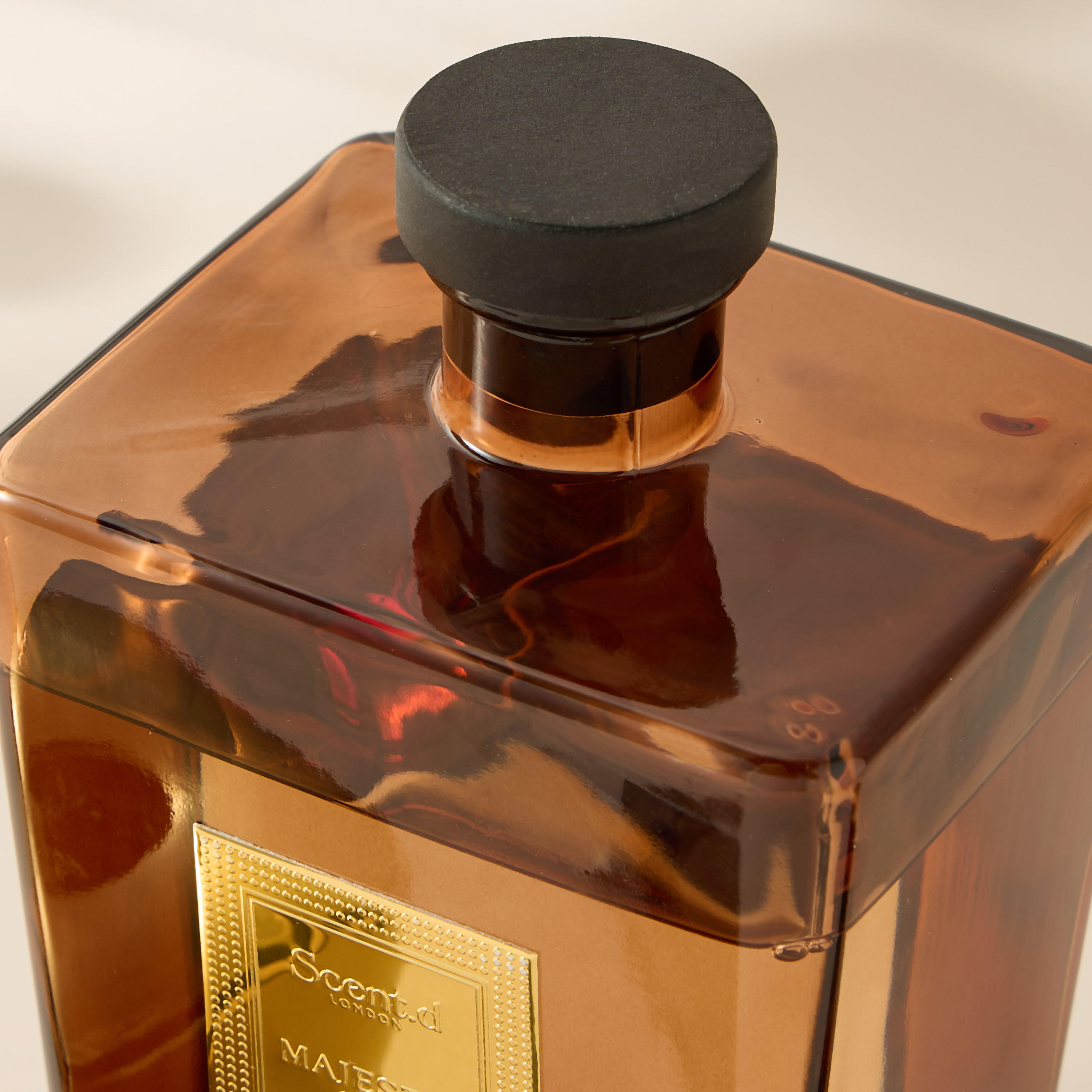 Scent.d London Maison Essence Majestic Oud Reed Diffuser - 1 L-household-homefragrance-reeddiffusers-image-4
