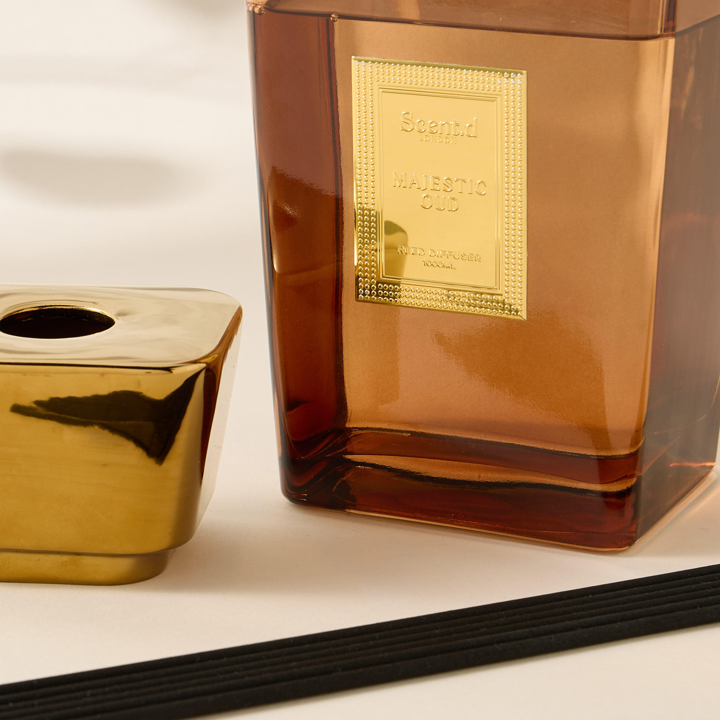 Scent.d London Maison Essence Majestic Oud Reed Diffuser - 1 L-household-homefragrance-reeddiffusers-image-5