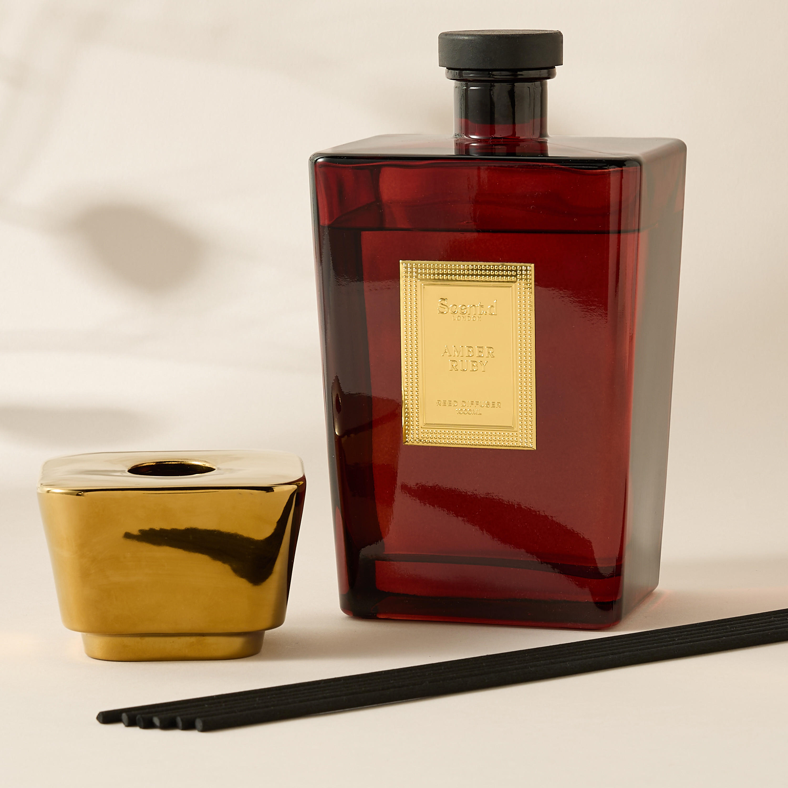 موزع عطور أمبر روبي بالأعواد الخشبية ميزون إيسنس من سنت.دي لندن - 1 لتر-household-homefragrance-reeddiffusers-image-2