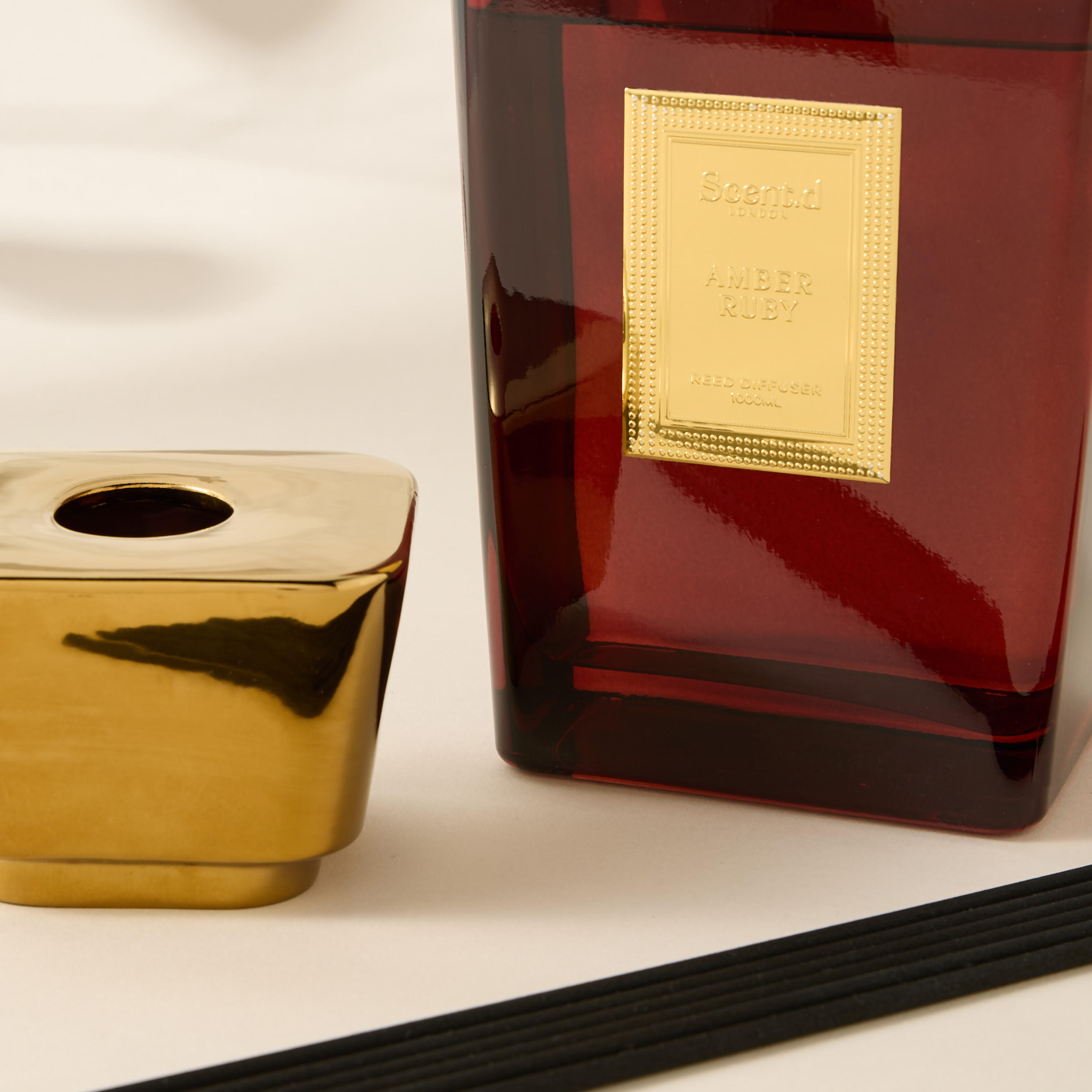 موزع عطور أمبر روبي بالأعواد الخشبية ميزون إيسنس من سنت.دي لندن - 1 لتر-household-homefragrance-reeddiffusers-image-5