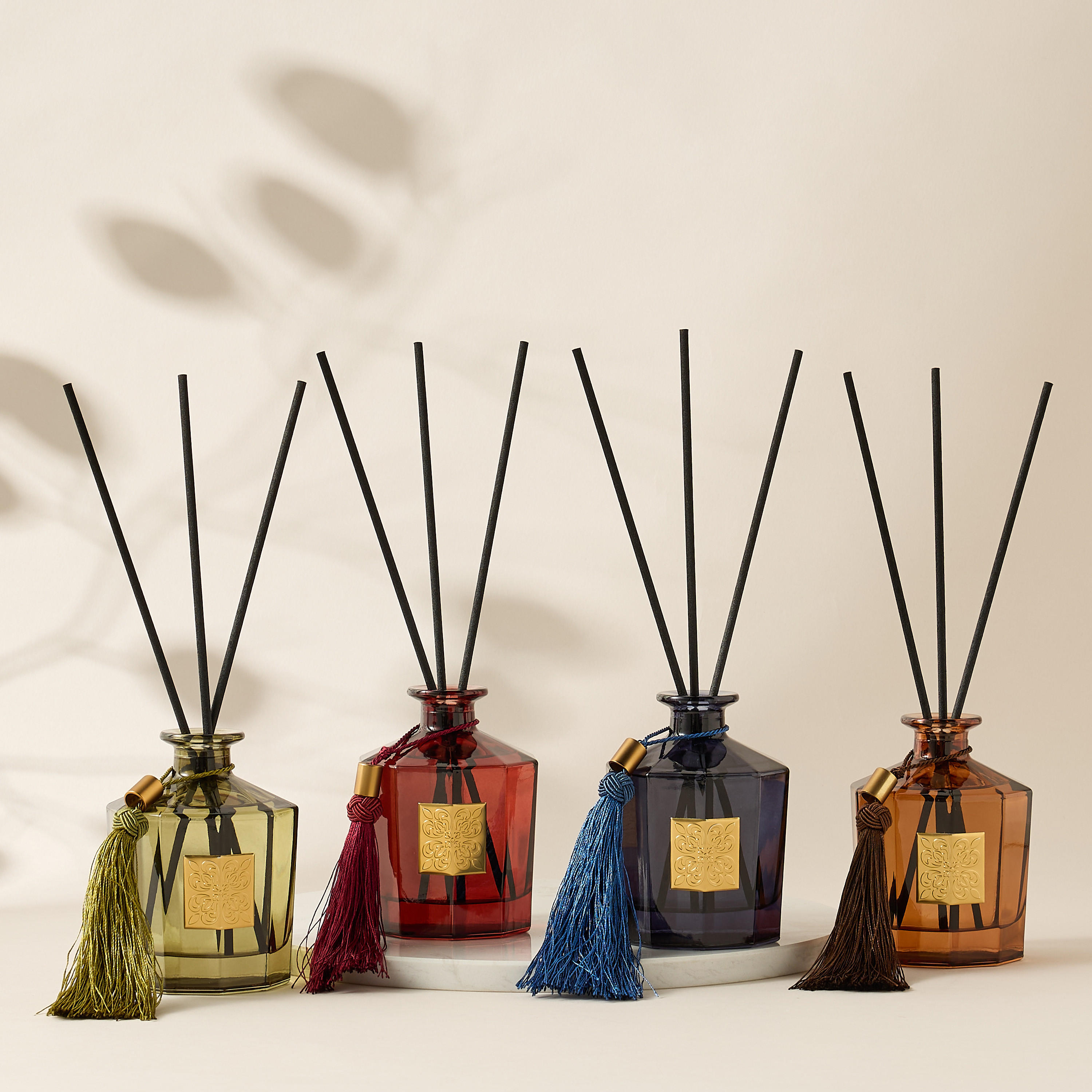 Scent.d London Imperial Essence Majestic Oud Reed Diffuser - 250 ml-household-homefragrance-reeddiffusers-image-6
