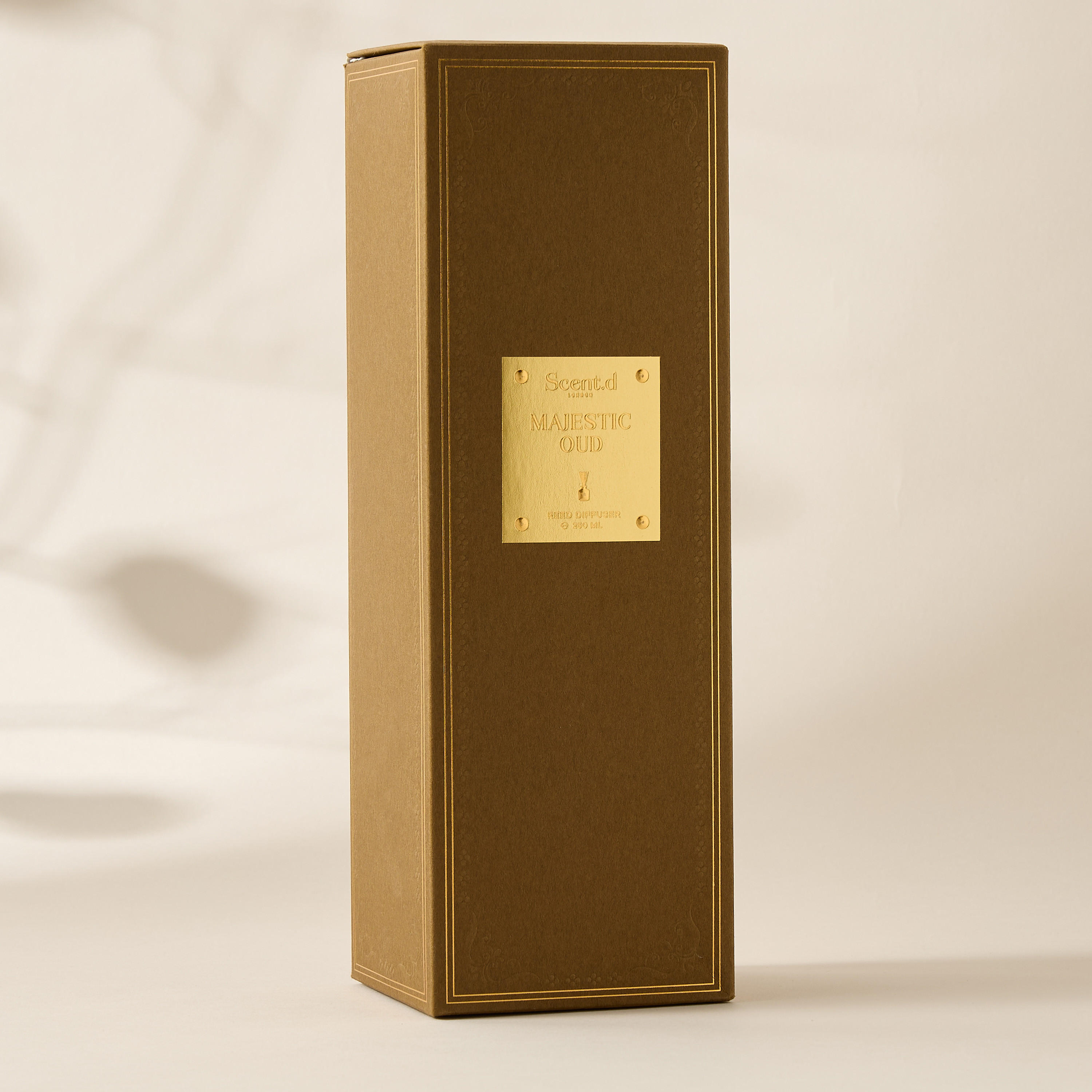 Scent.d London Imperial Essence Majestic Oud Reed Diffuser - 250 ml-household-homefragrance-reeddiffusers-image-7