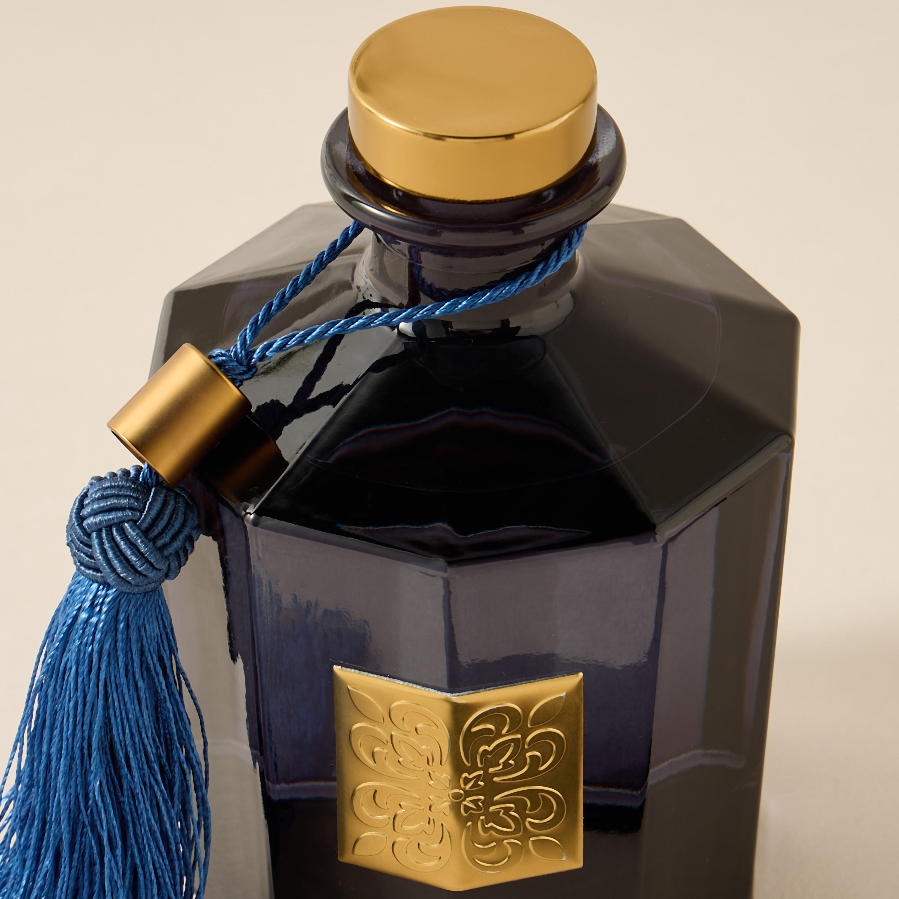 Scent.d London Imperial Essence Saffron Bloom Reed Diffuser - 250 ml-household-homefragrance-reeddiffusers-image-4