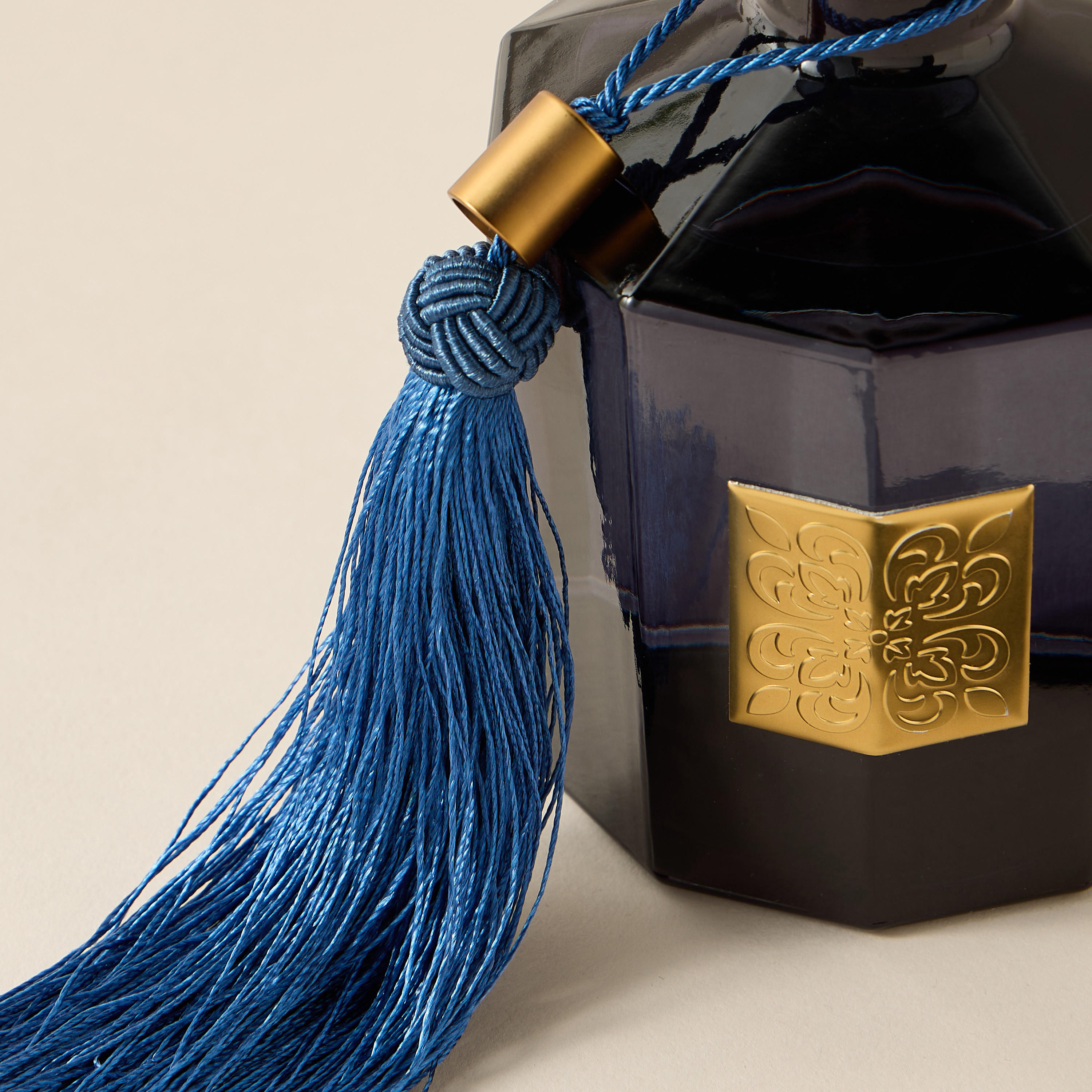 Scent.d London Imperial Essence Saffron Bloom Reed Diffuser - 250 ml-household-homefragrance-reeddiffusers-image-5