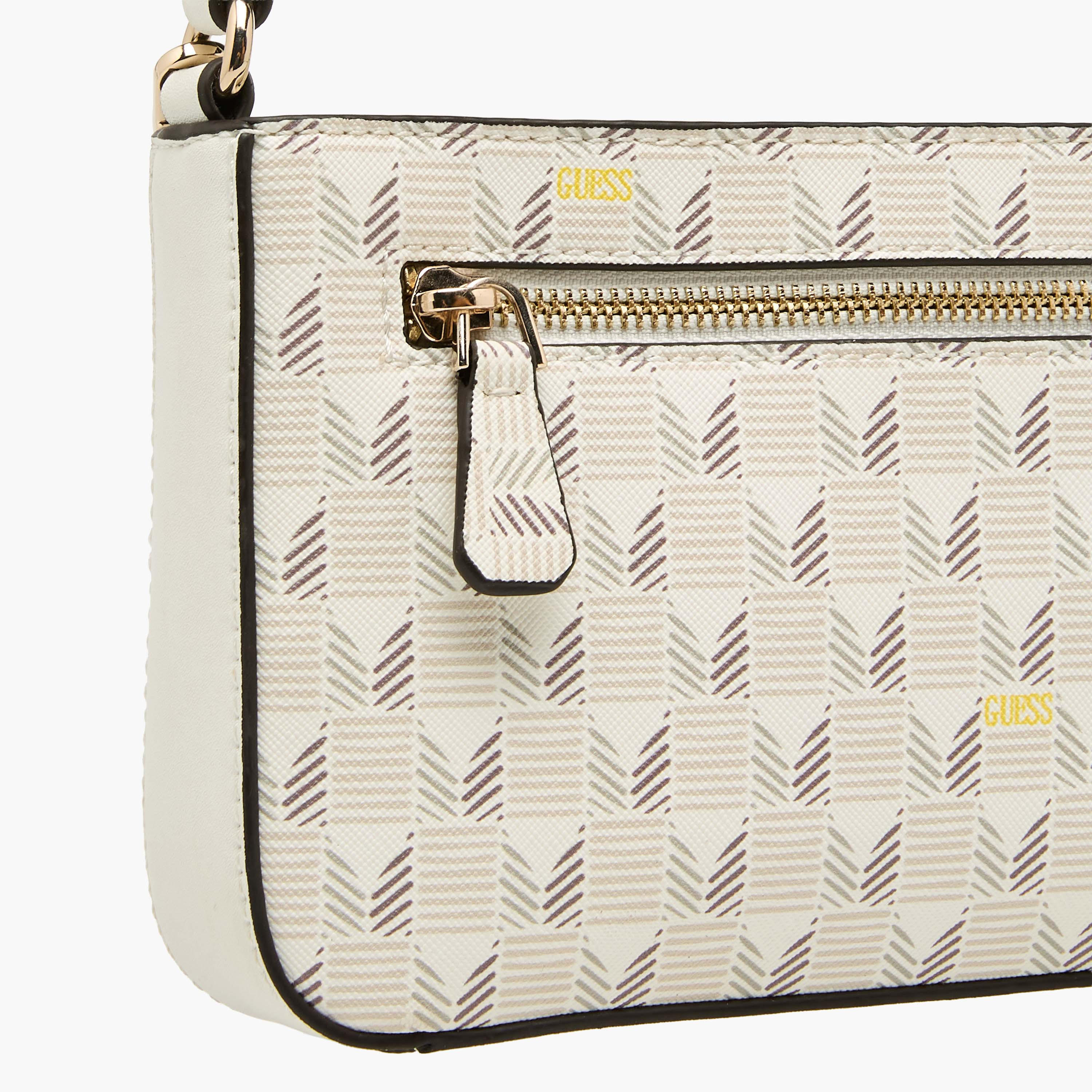شنطة كتف صغيرة بتفاصيل سلسلة وبطبعات جي ويف II من جيس-women-bagsandwallets-handbags-image-6