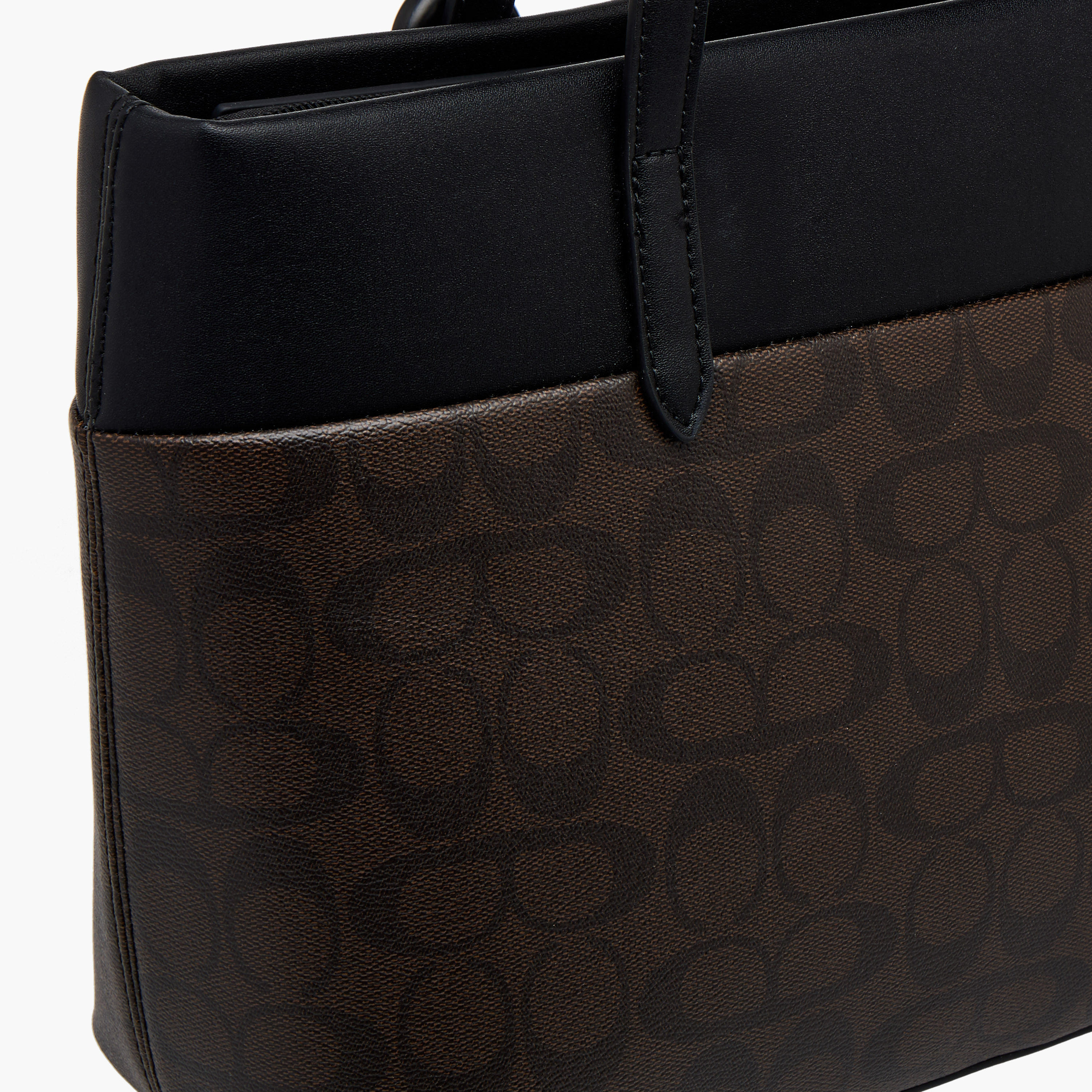 شنطة كروس بودي وشنطة توتي بطبعات مونوجرام من كريسبيلا-women-bagsandwallets-handbags-image-7