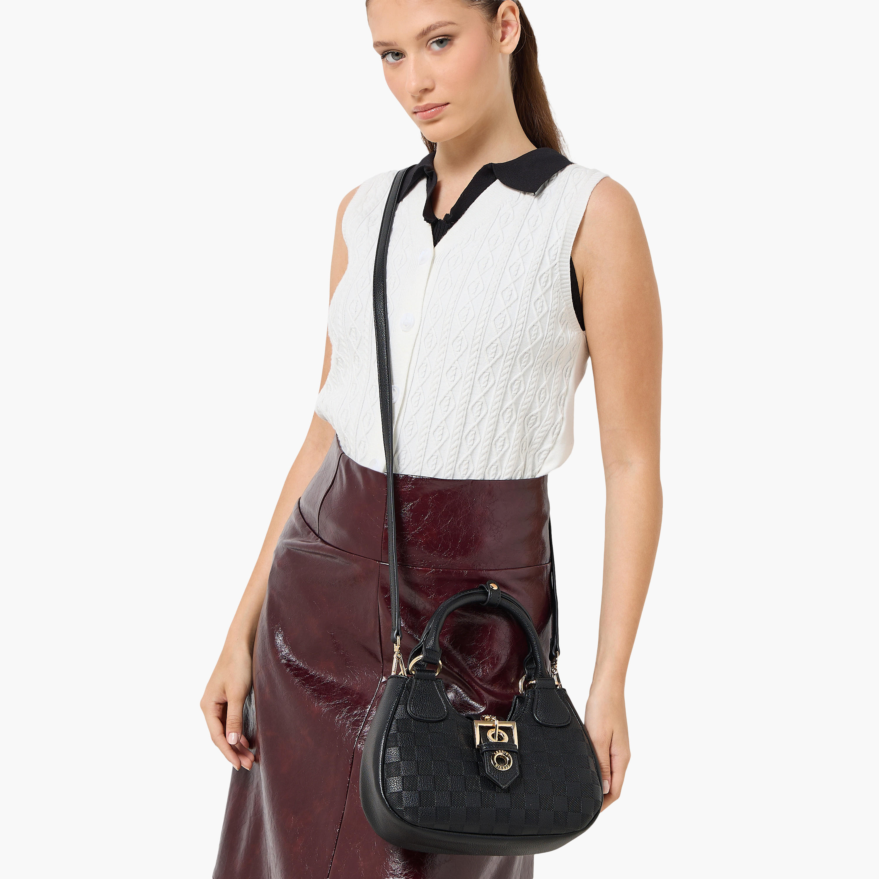 شنطة كروس بودي كاروهات بحزام قابل للفصل من بيسي لندن-women-bagsandwallets-handbags-image-2