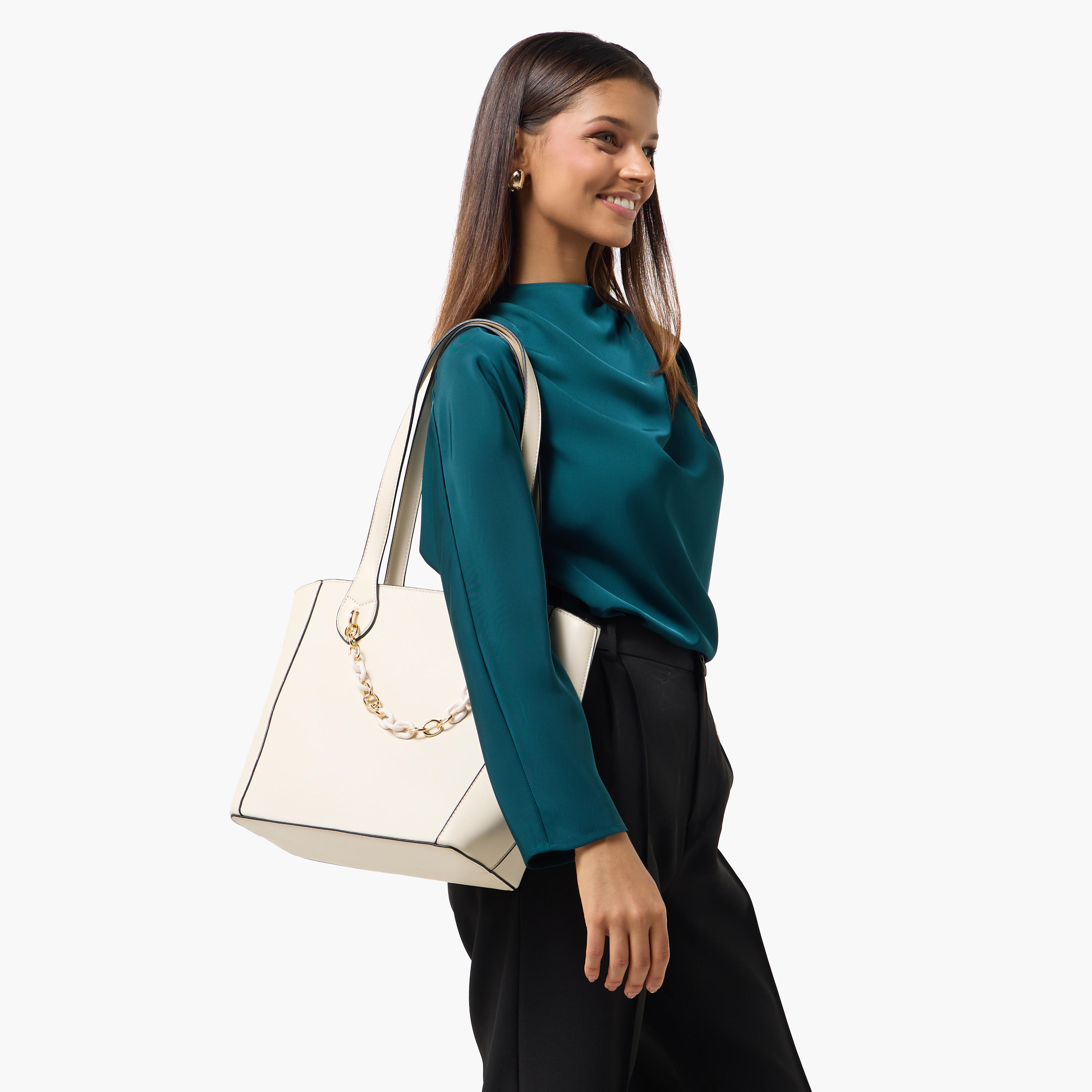 شنطة توتي بتفاصيل سلسلة من ساشا توم-women-bagsandwallets-handbags-image-2