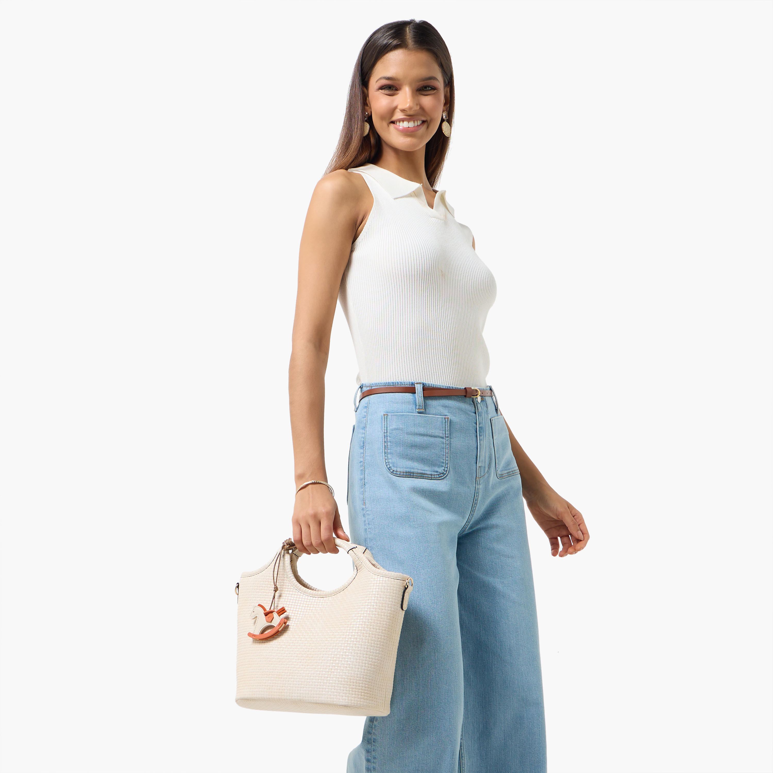 شنطة هوبو بارزة الملمس مع دلاية حصان هزاز من ساشا توم-women-bagsandwallets-handbags-image-8