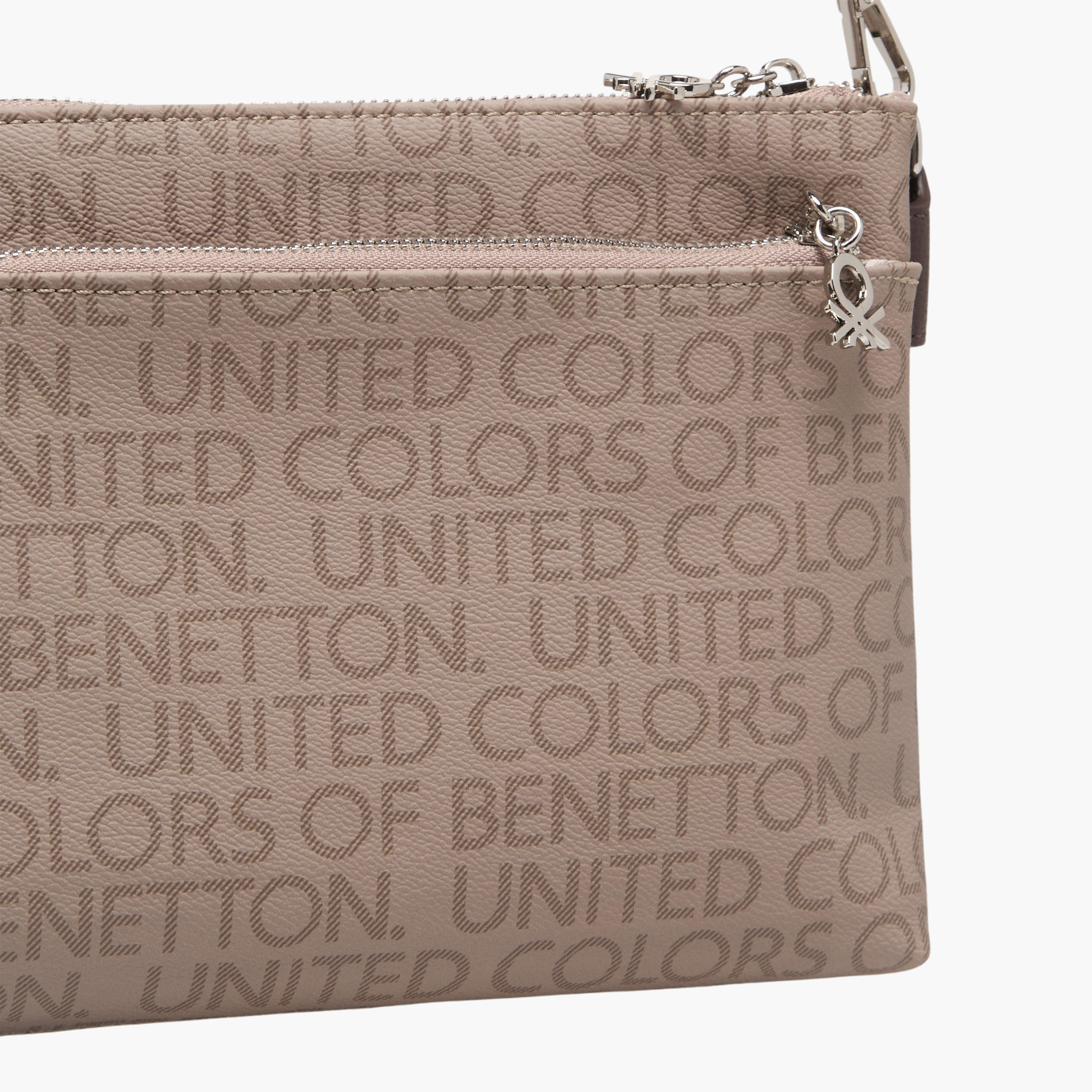 شنطة كروس بودي بطبعات مونوجرام وزر إغلاق من يونايتد كولورز أوف بينيتون-women-bagsandwallets-handbags-image-6