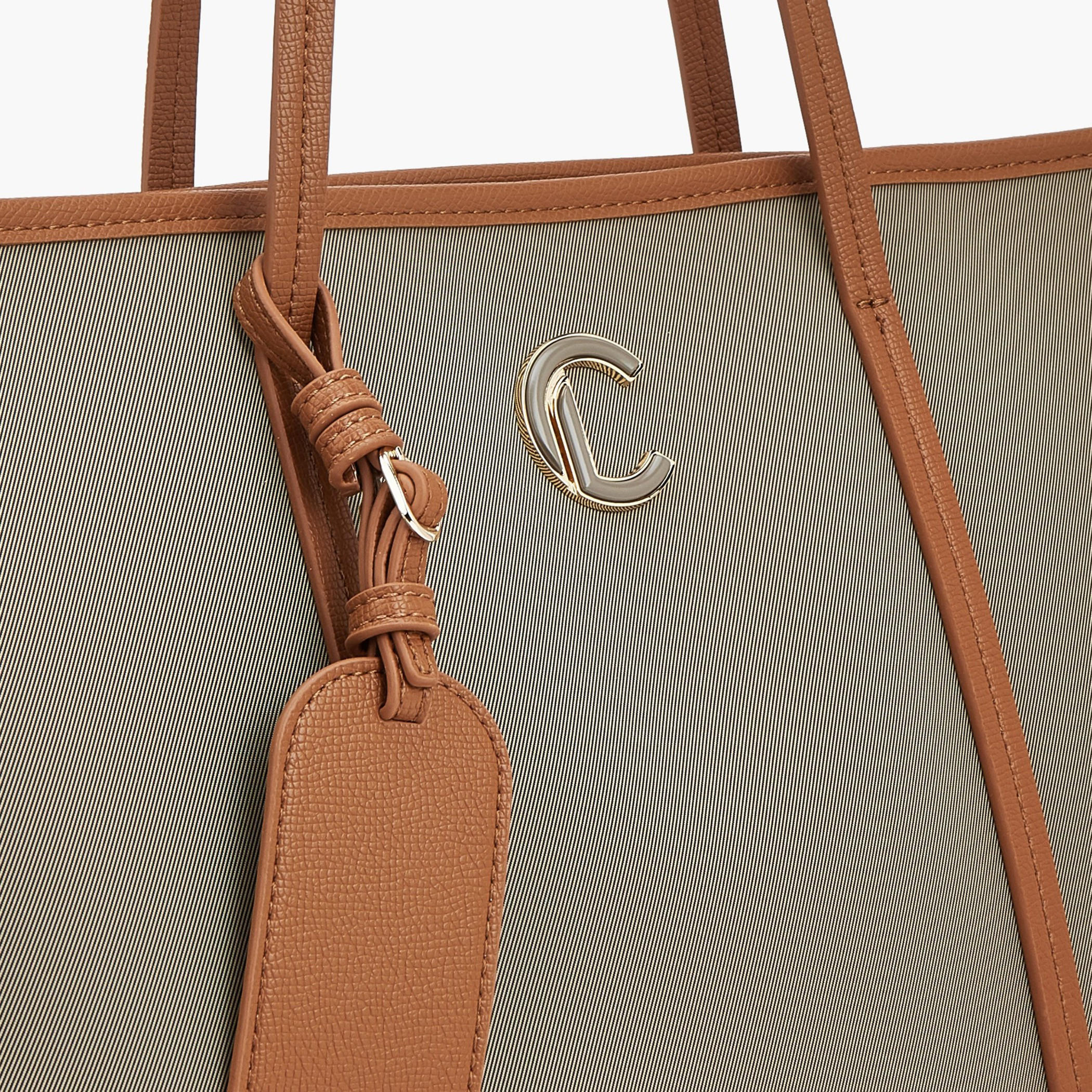 شنطة توتي بارزة الملمس بمقابض مزدوجة من لو كونفورت-women-bagsandwallets-handbags-image-5