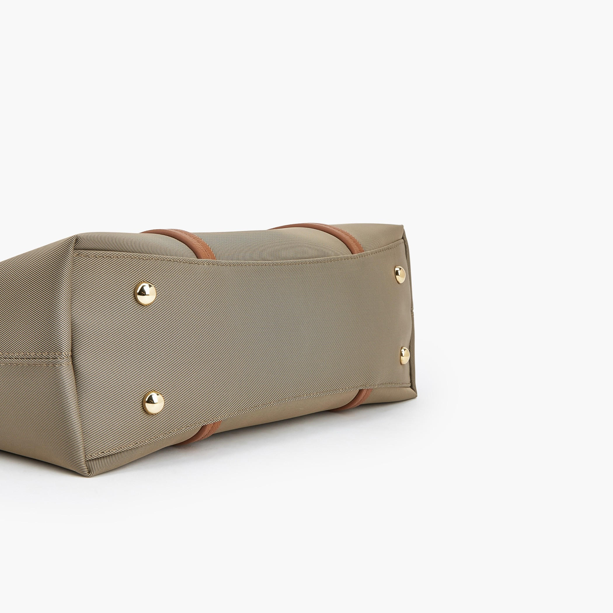 شنطة توتي بارزة الملمس بمقابض مزدوجة من لو كونفورت-women-bagsandwallets-handbags-image-2