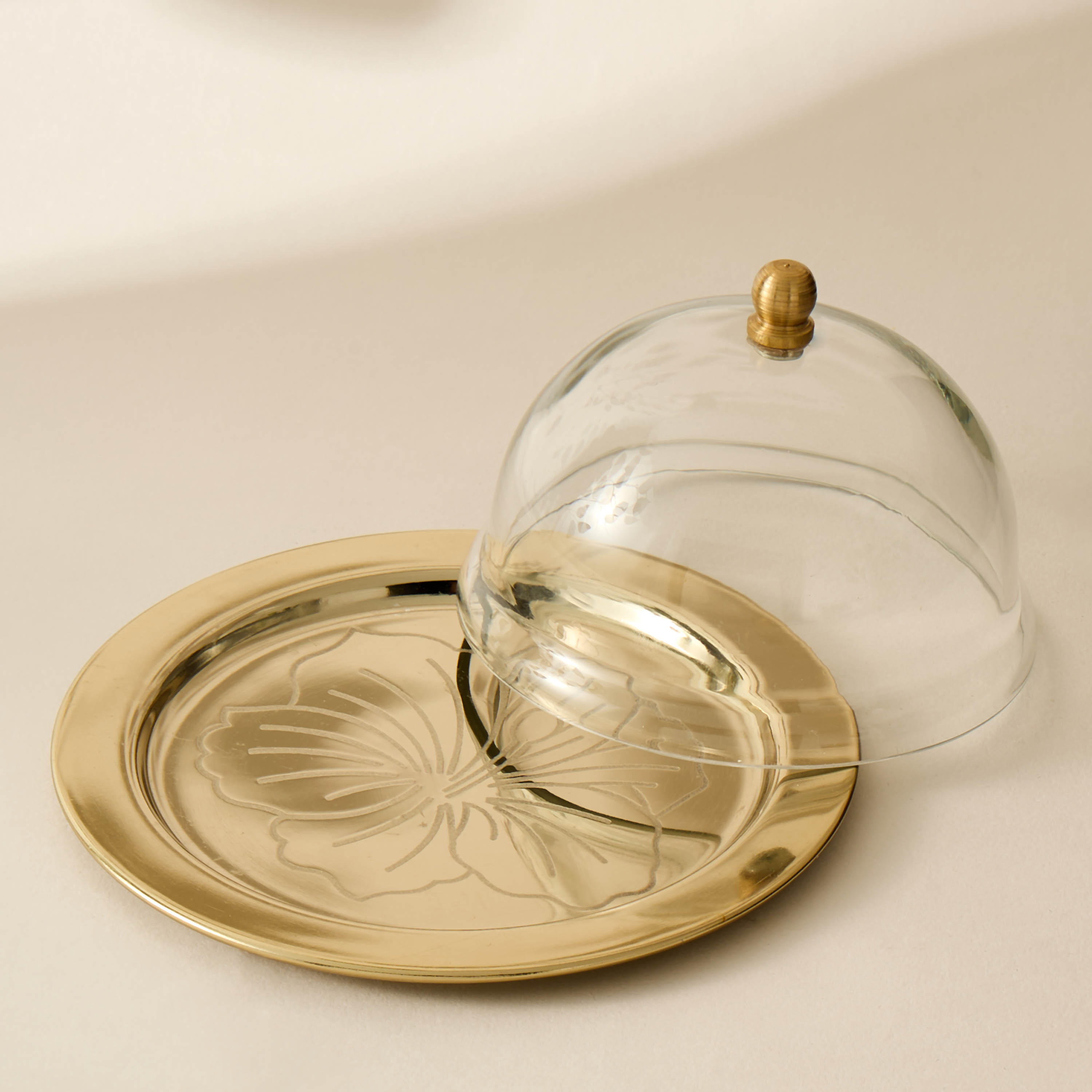 Hibiscus Embossed Date Tray with Dome Lid - 17 cms-household-dining-serveware-servingtrays-image-2