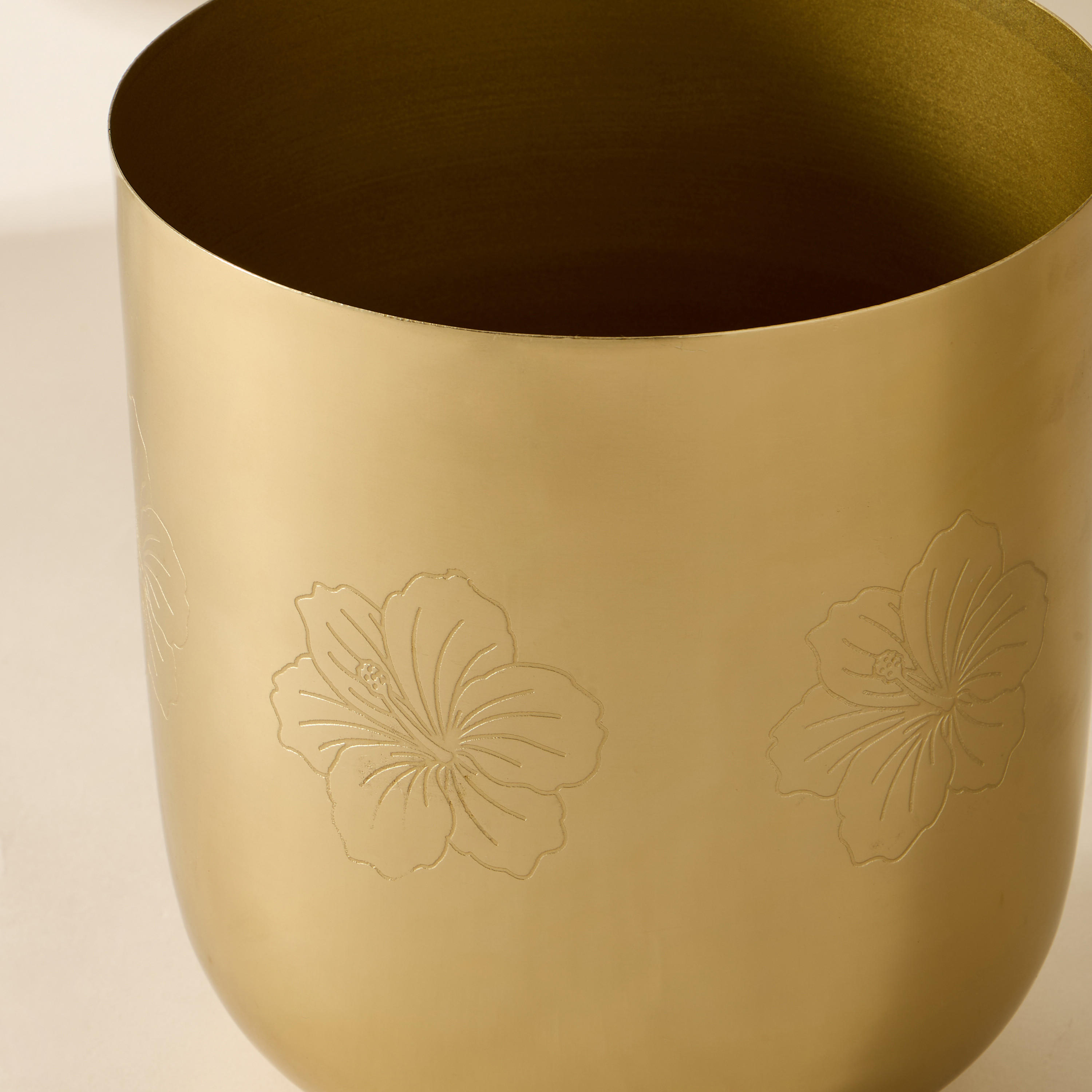 Hibiscus Engraved Metal Planter - 18x21 cms-household-gardenandoutdoor-trellisandstands-plantrisers-image-3