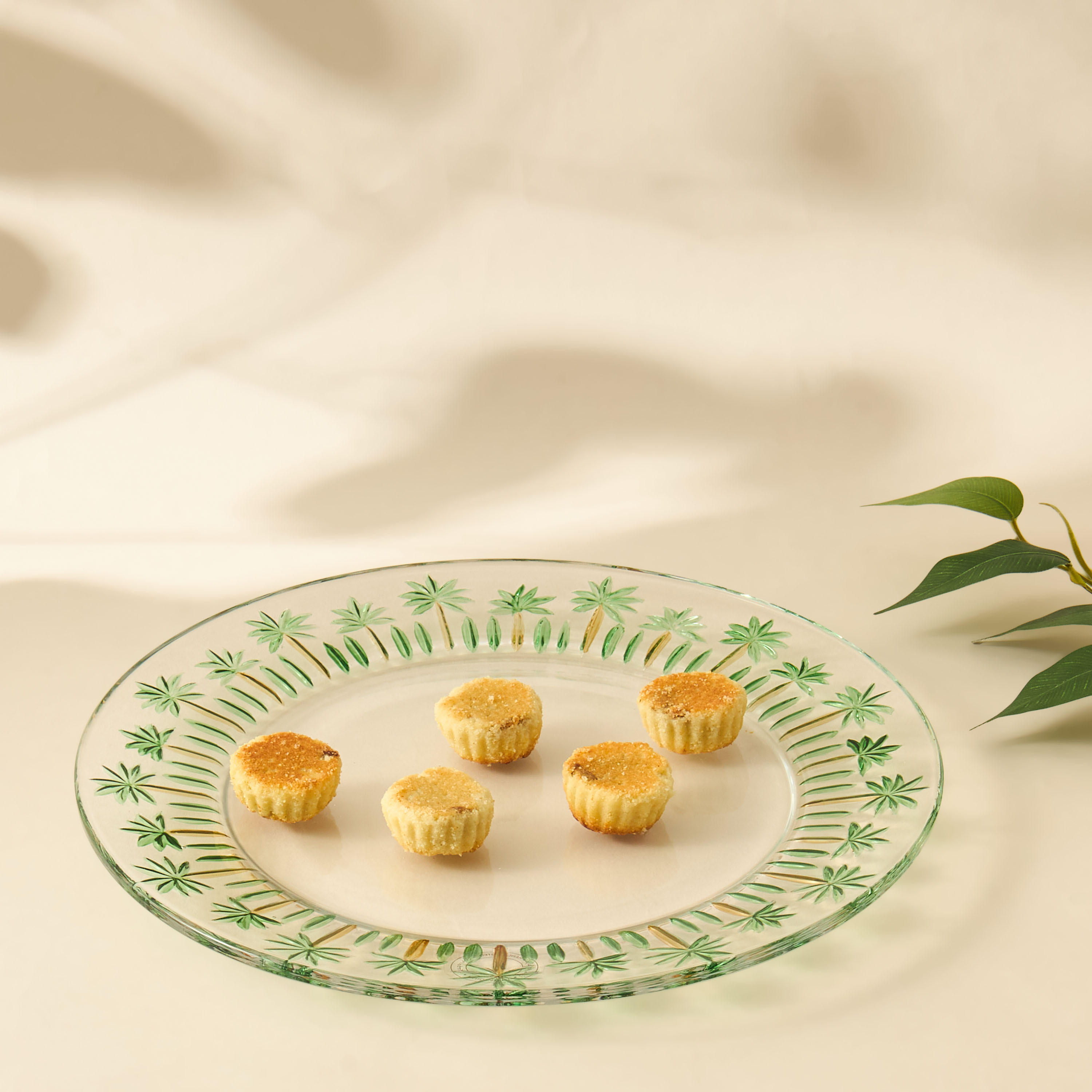 Palm Tree Print Glass Plate - 26 cms-household-dining-dinnerware-plates-image-1