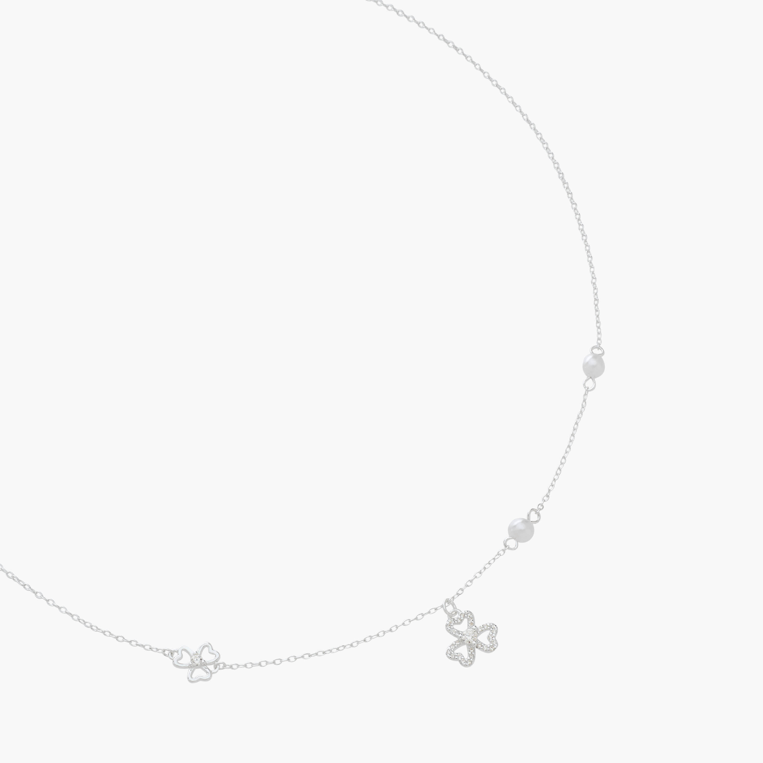 عقد فضي اللون بدلاية زهرية مزينة-women-watchesandjewellery-jewellery-necklacesandpendants-image-2
