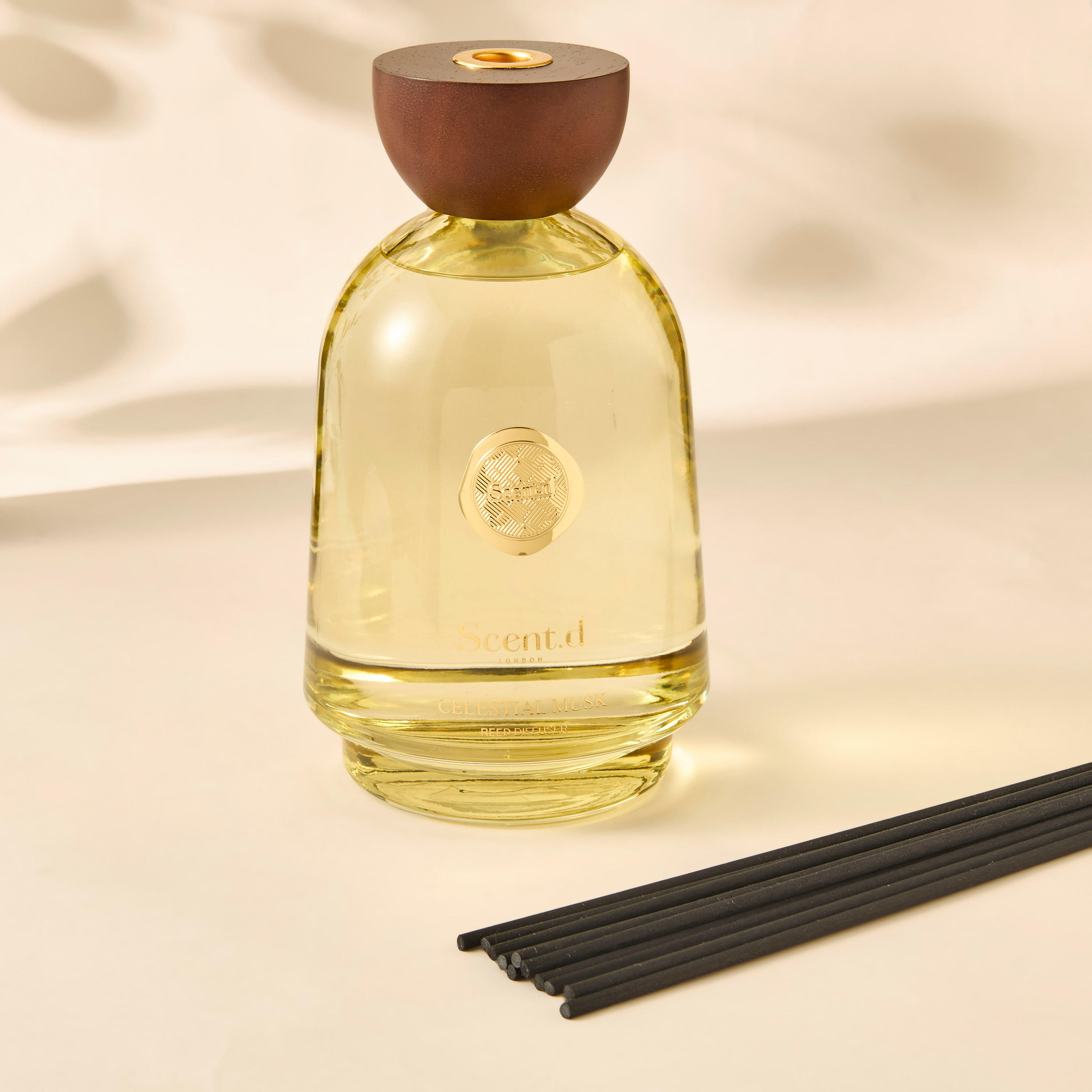 موزع عطور سيليستيال مسك بالأعواد الخشبية من سنت.دي لندن - 1000 مل-household-homefragrance-reeddiffusers-image-3