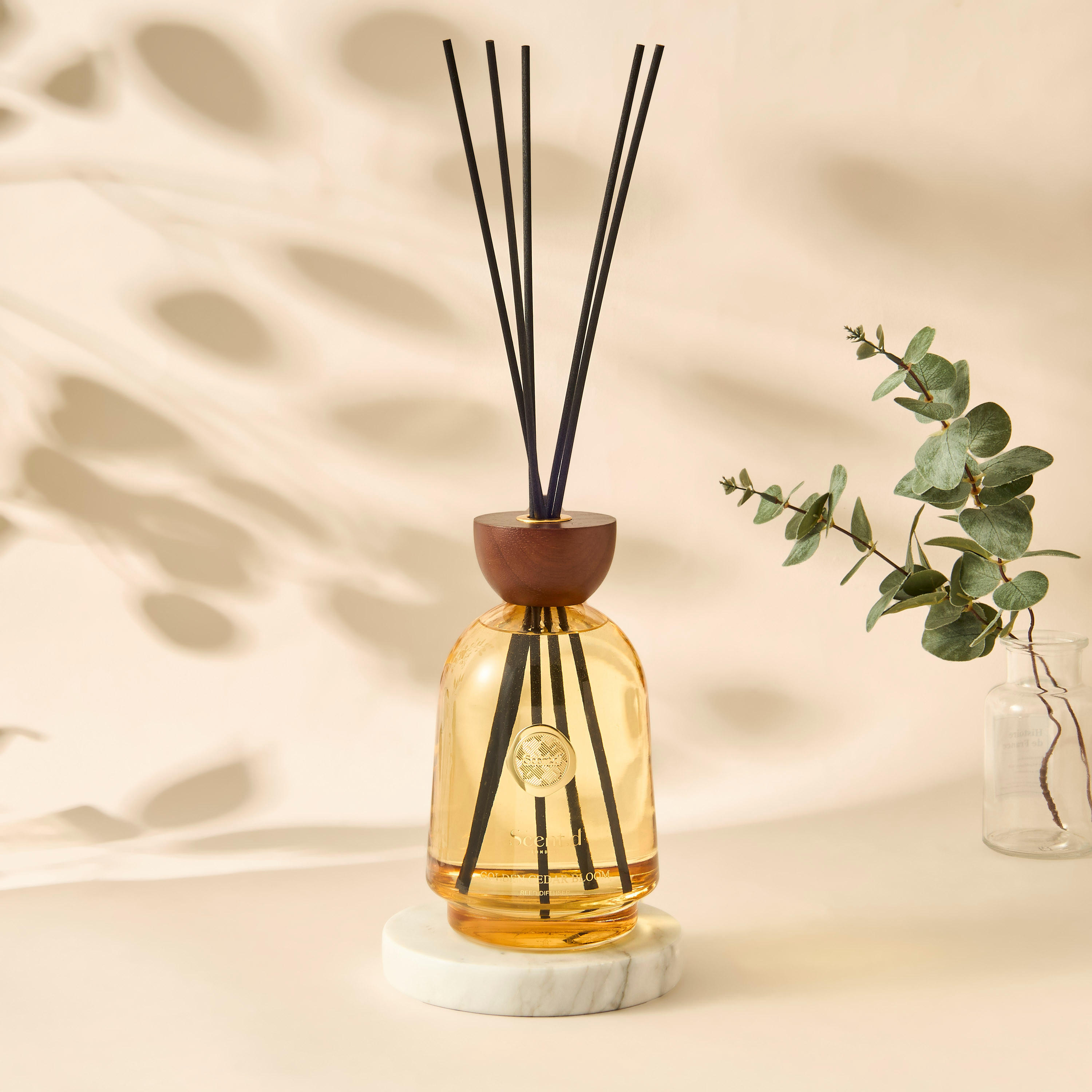 Scent.d London Golden Cedar Bloom Reed Diffuser - 1000 ml-household-homefragrance-reeddiffusers-image-1