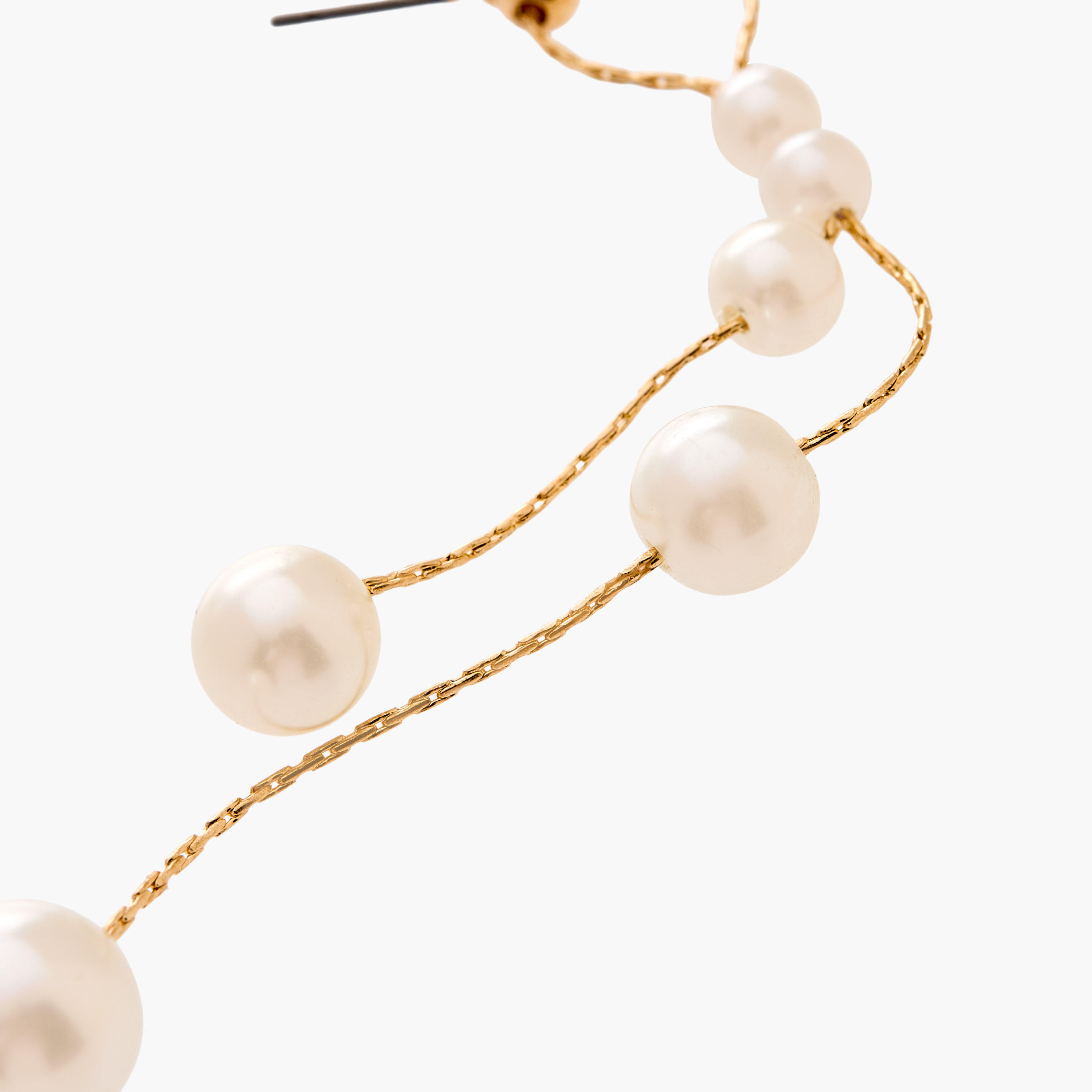 حلق متدلي لؤلؤ بلون ذهبي ومشبك إغلاق-women-watchesandjewellery-jewellery-earrings-image-3