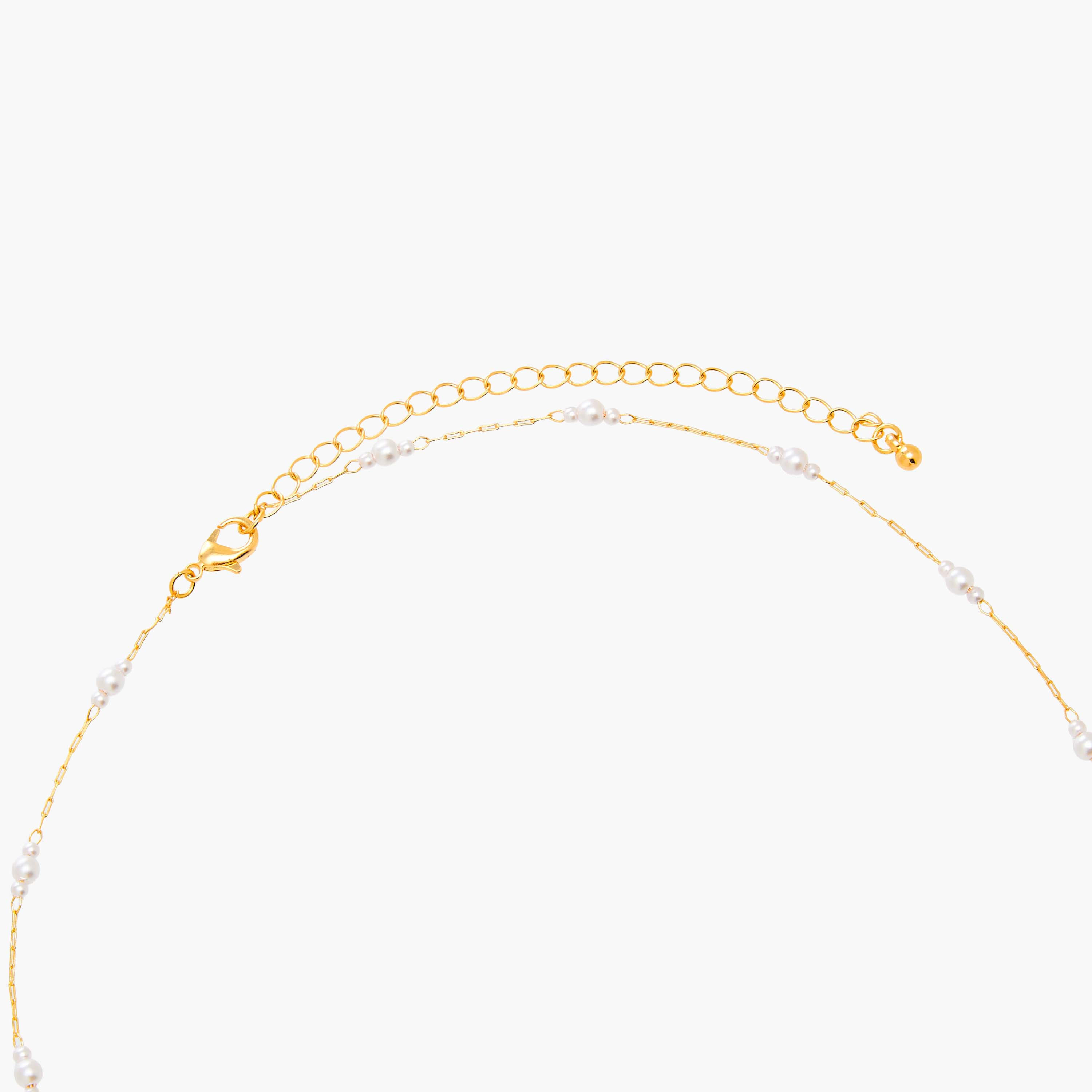 عقد بلون ذهبي وتفاصيل لؤلؤ-women-watchesandjewellery-jewellery-necklacesandpendants-image-3