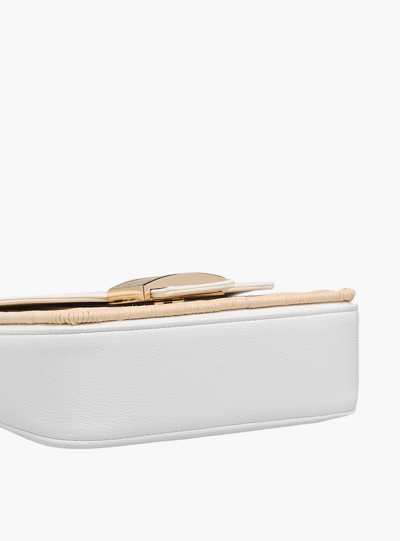شنطة كروس بودي بملمس مموج بارز وحزام سلسلة من ساشا-women-bagsandwallets-handbags-image-7