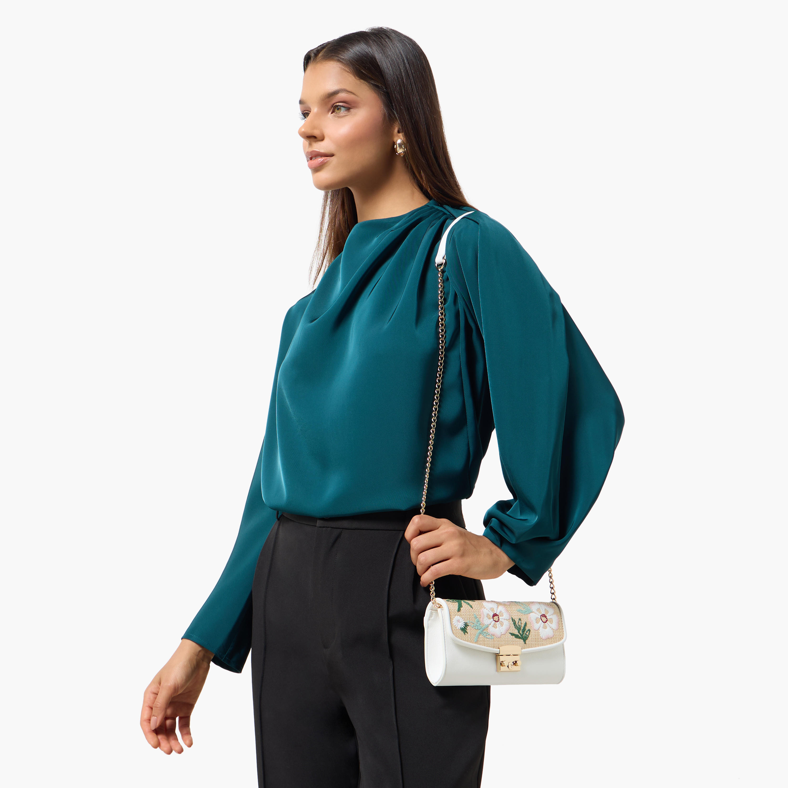 شنطة كروس بودي مطرزة بحزام سلسلة من ساشا-women-bagsandwallets-handbags-image-2