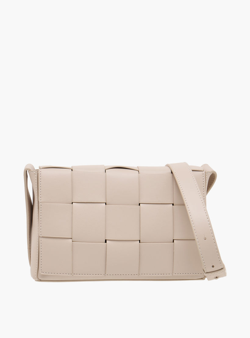شنطة كروس بودي بارزة الملمس بحزام قابل للتعديل من ساشا-women-bagsandwallets-handbags-image-1