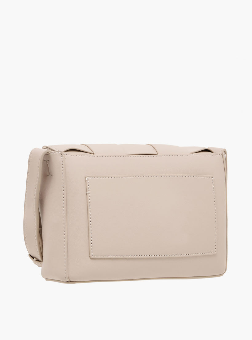 شنطة كروس بودي بارزة الملمس بحزام قابل للتعديل من ساشا-women-bagsandwallets-handbags-image-4