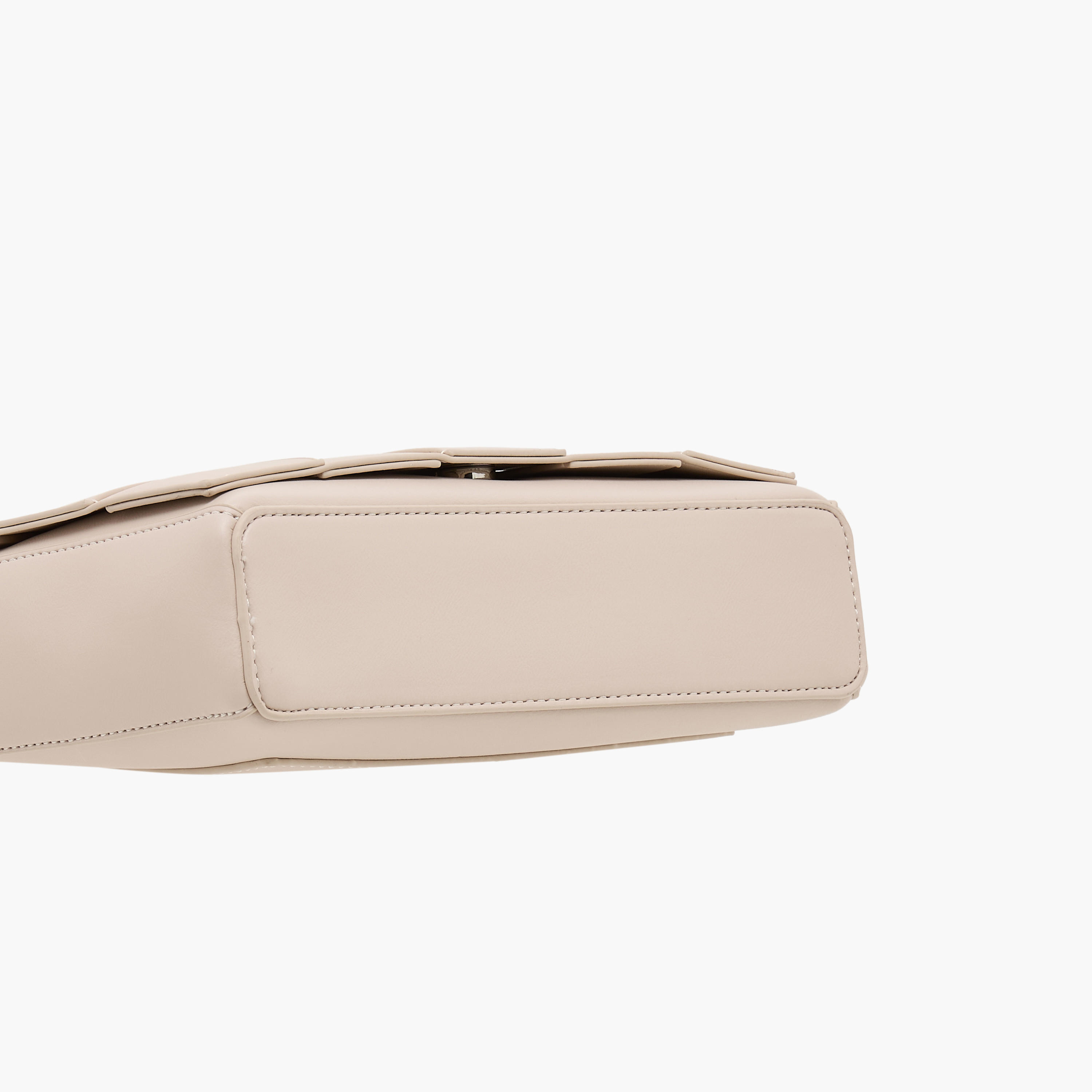 شنطة كروس بودي بارزة الملمس بحزام قابل للتعديل من ساشا-women-bagsandwallets-handbags-image-7