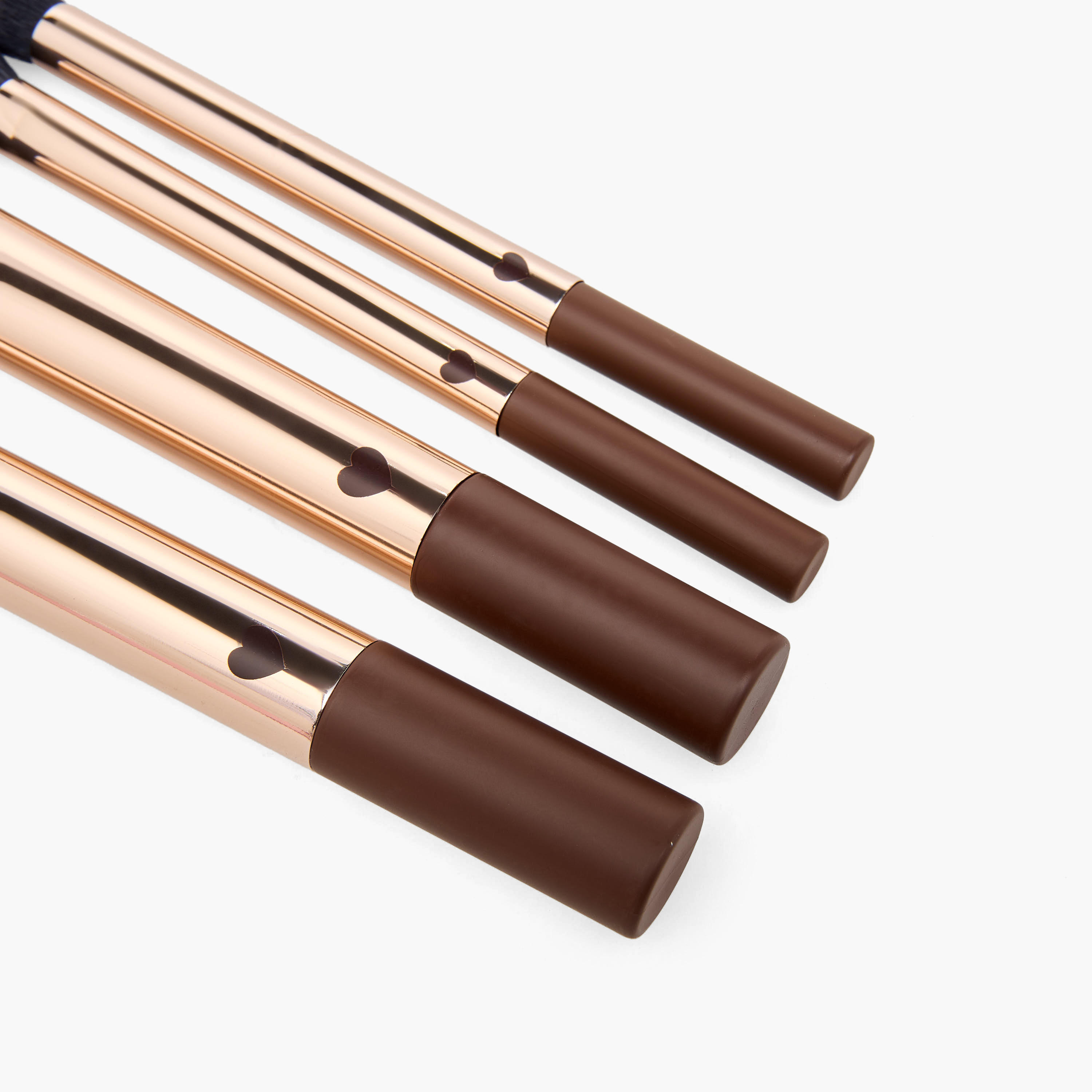 طقم فرش مكياج وإسفنج دمج 6 قطع من فايندز-beautyandpersonalcare-makeup-brushesandaccessories-brushes-image-3
