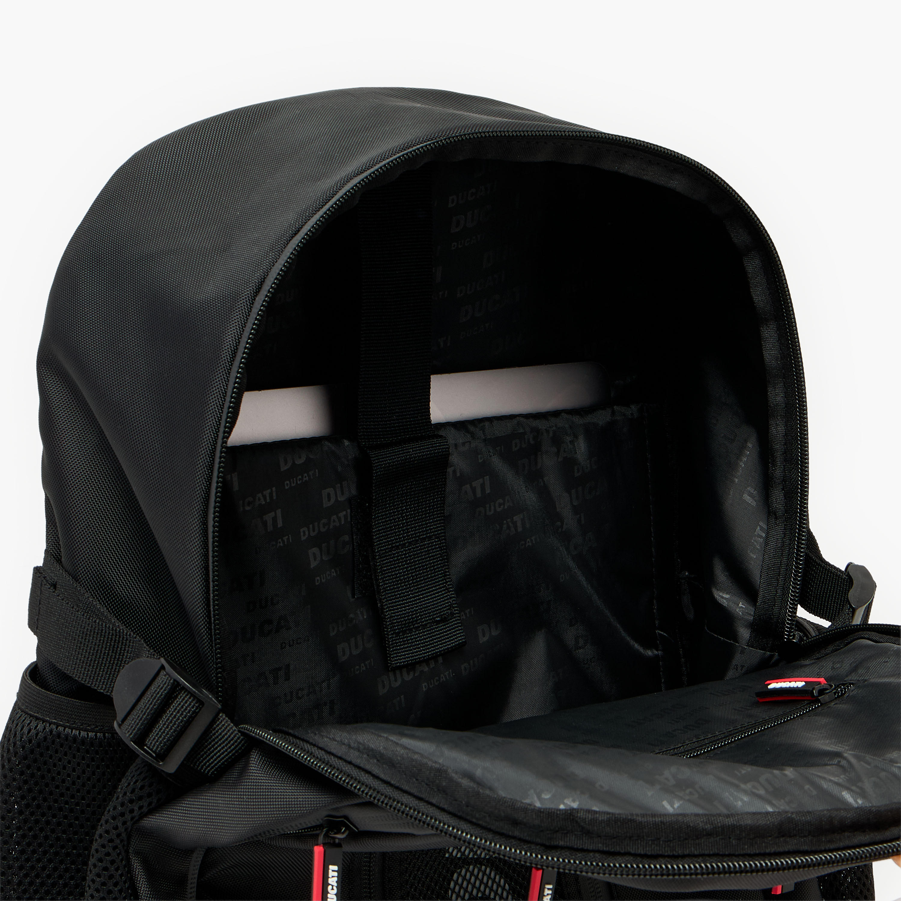 شنطة ظهر بطبعات شعار وأحزمة كتف مبطنة للأولاد 8 - 13 سنة من دوكاتي - 18 بوصة-school-bagsandbackpacks-backpacks-image-6