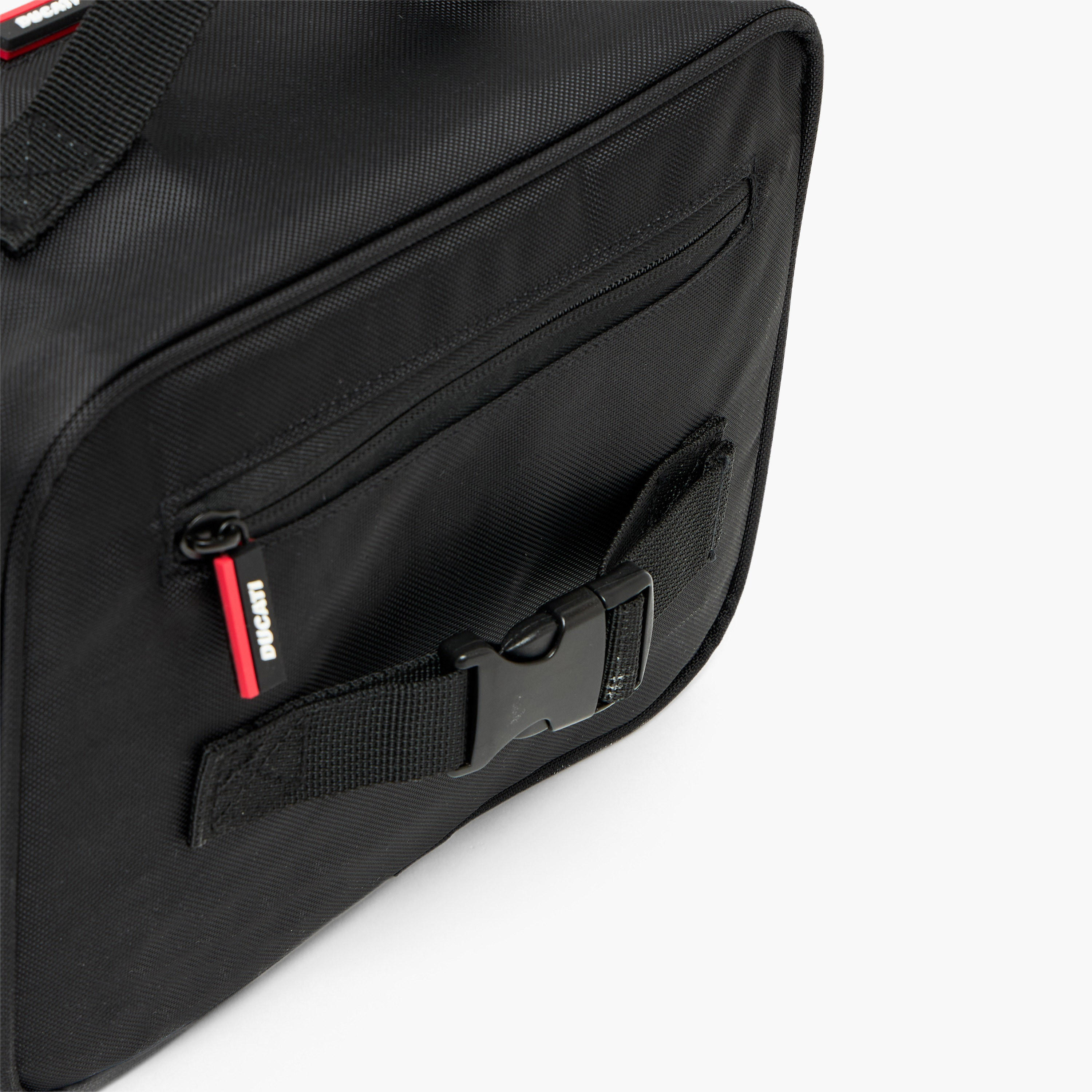 شنطة غداء بطبعات شعار ومقبض علوي للأولاد من دوكاتي - 5 لتر-school-lunchessentials-lunchbags-image-6