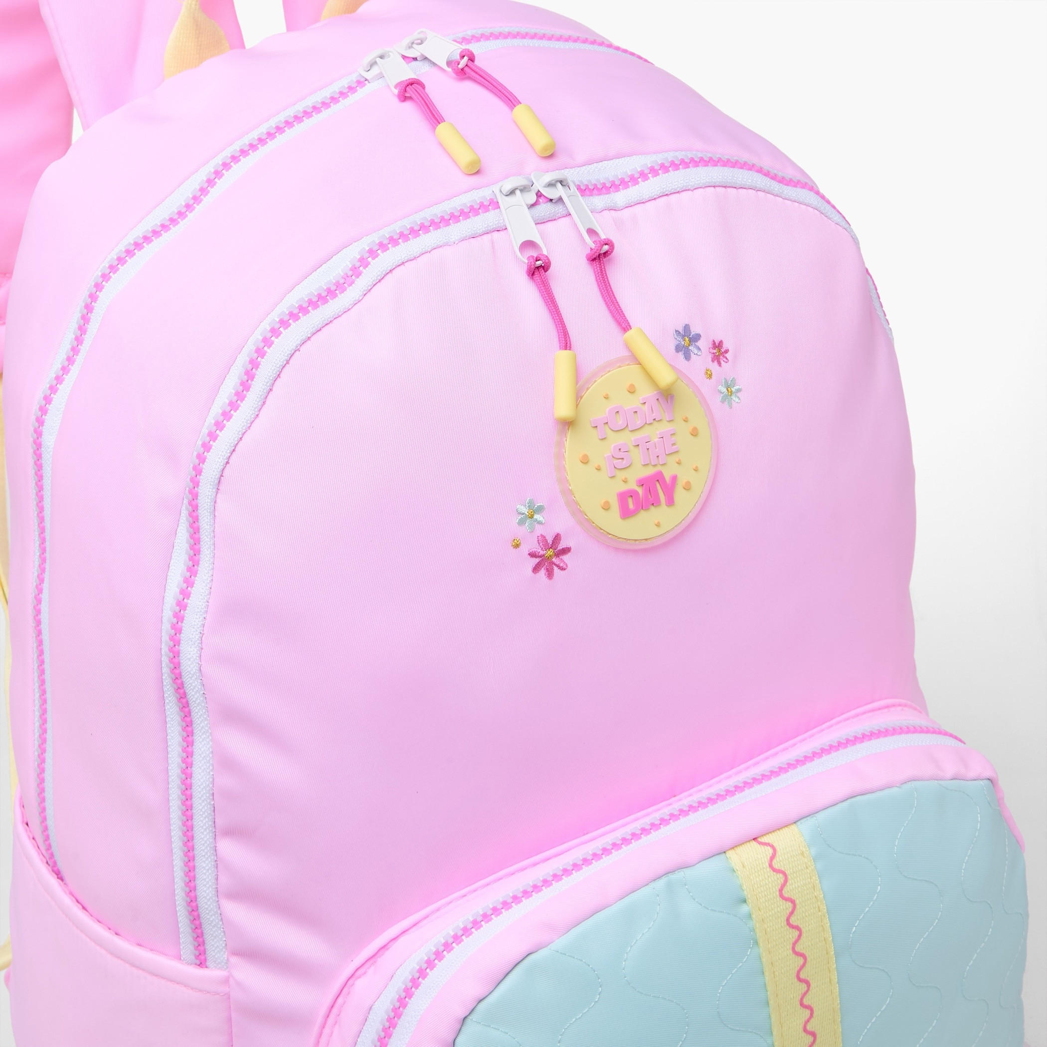 شنطة ظهر بزخارف شعار للبنات بعمر 8 إلى 13 سنة مع جيب لقارورة الماء من مايفير - 17 بوصة-school-bagsandbackpacks-backpacks-image-4