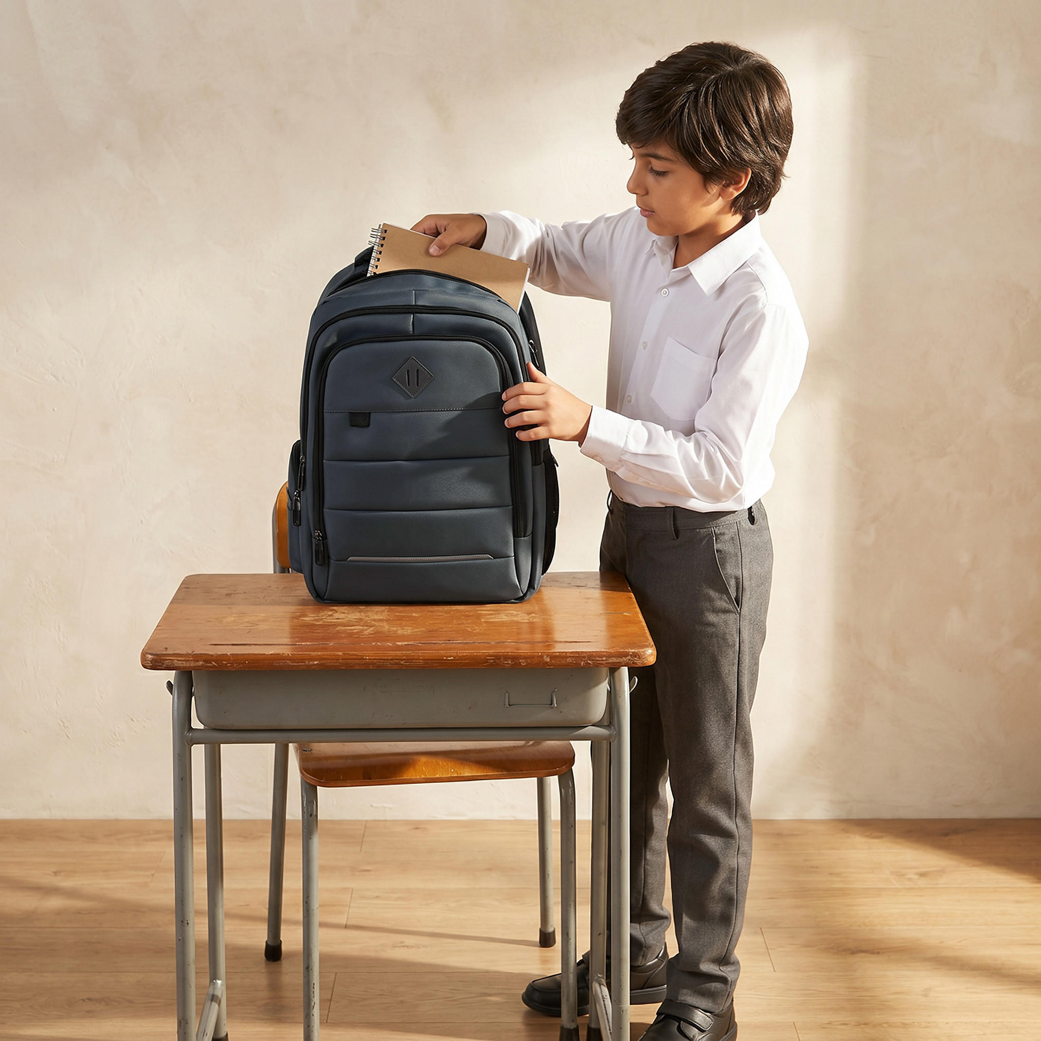 شنطة ظهر سادة بأحزمة مبطنة للأولاد بعمر 2-5 سنوات - 18 بوصة-school-bagsandbackpacks-backpacks-image-3