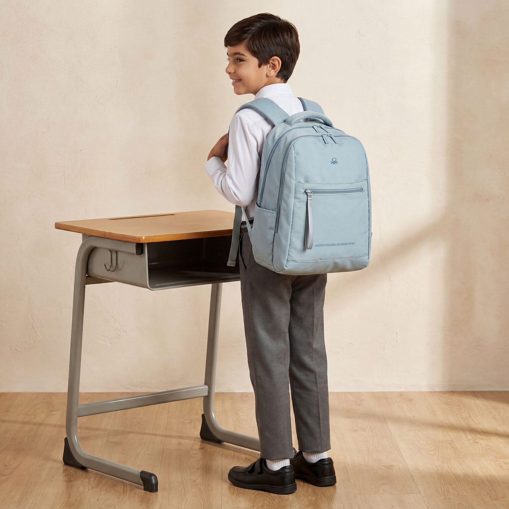 شنطة ظهر سادة للأولاد 8-13 سنة بأحزمة مبطنة من يونايتد كولورز أوف بينيتون - 18 بوصة-school-bagsandbackpacks-backpacks-image-3