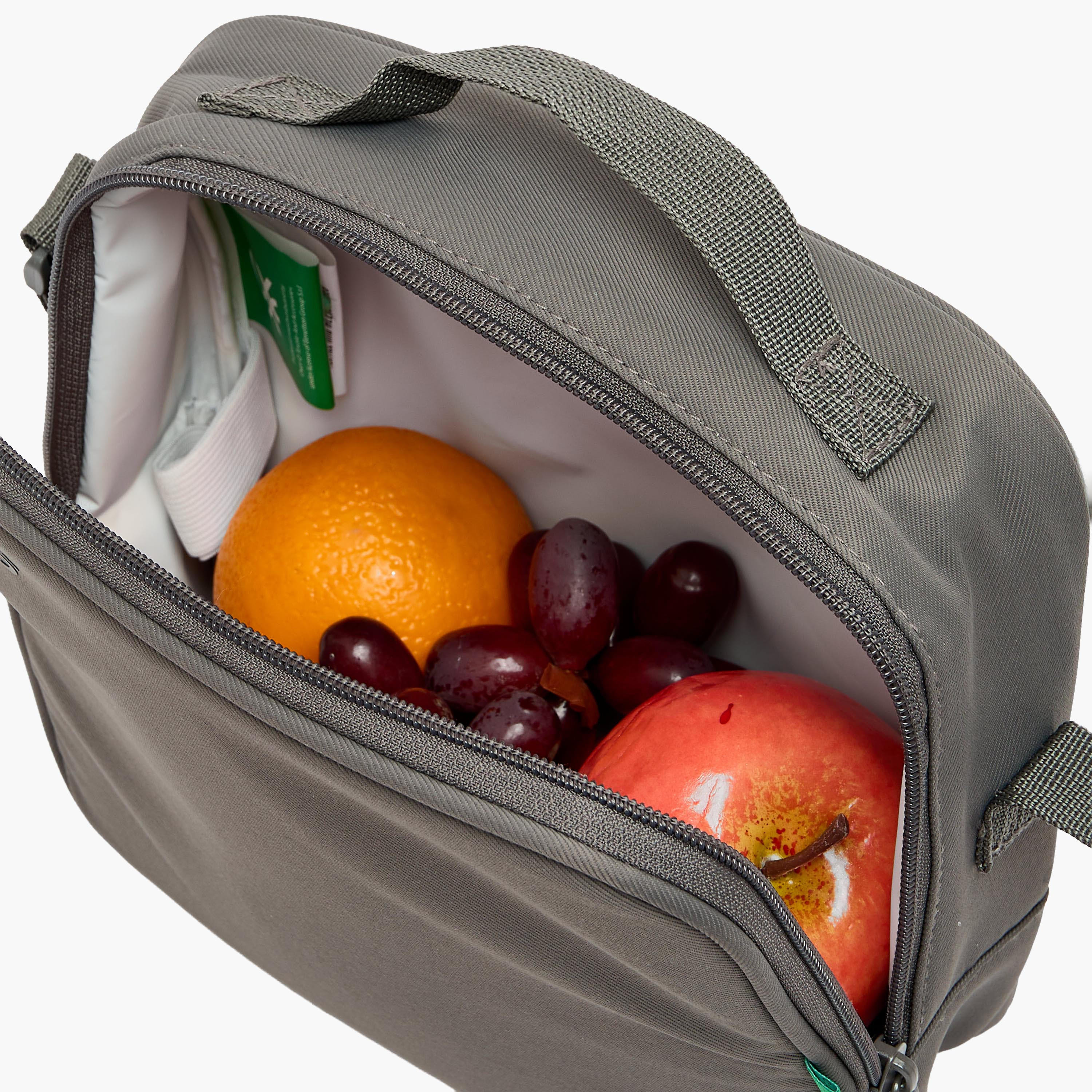 United Colors of Benetton Solid Lunch Bag for Boys 8-13 Years with Insulation-school-lunchessentials-lunchbags-image-5