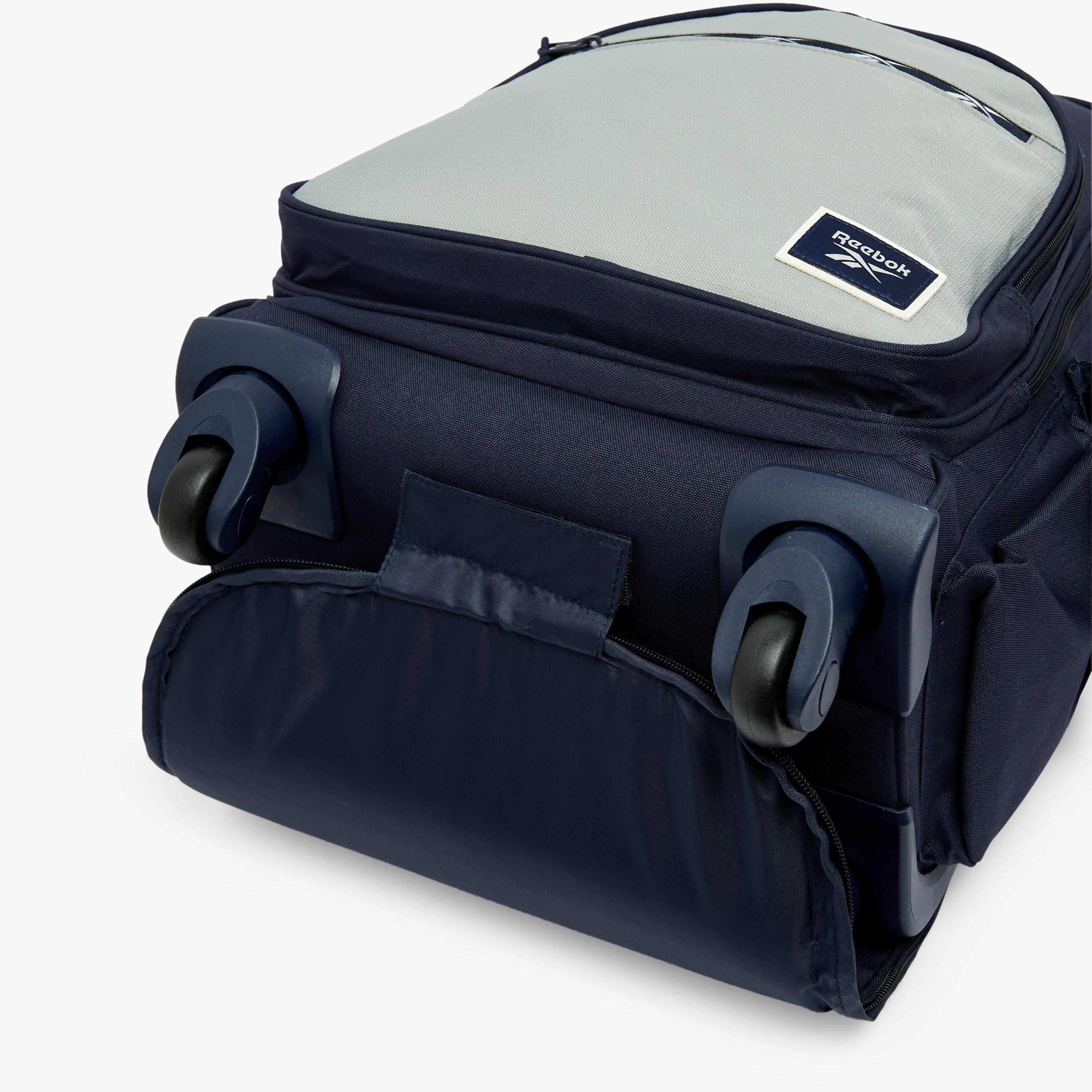 شنطة ظهر ترولي للأولاد 8-13 سنة بجيب قارورة ماء وطبعات شعار من ريبوك - 17 بوصة-school-bagsandbackpacks-trolleybags-image-14