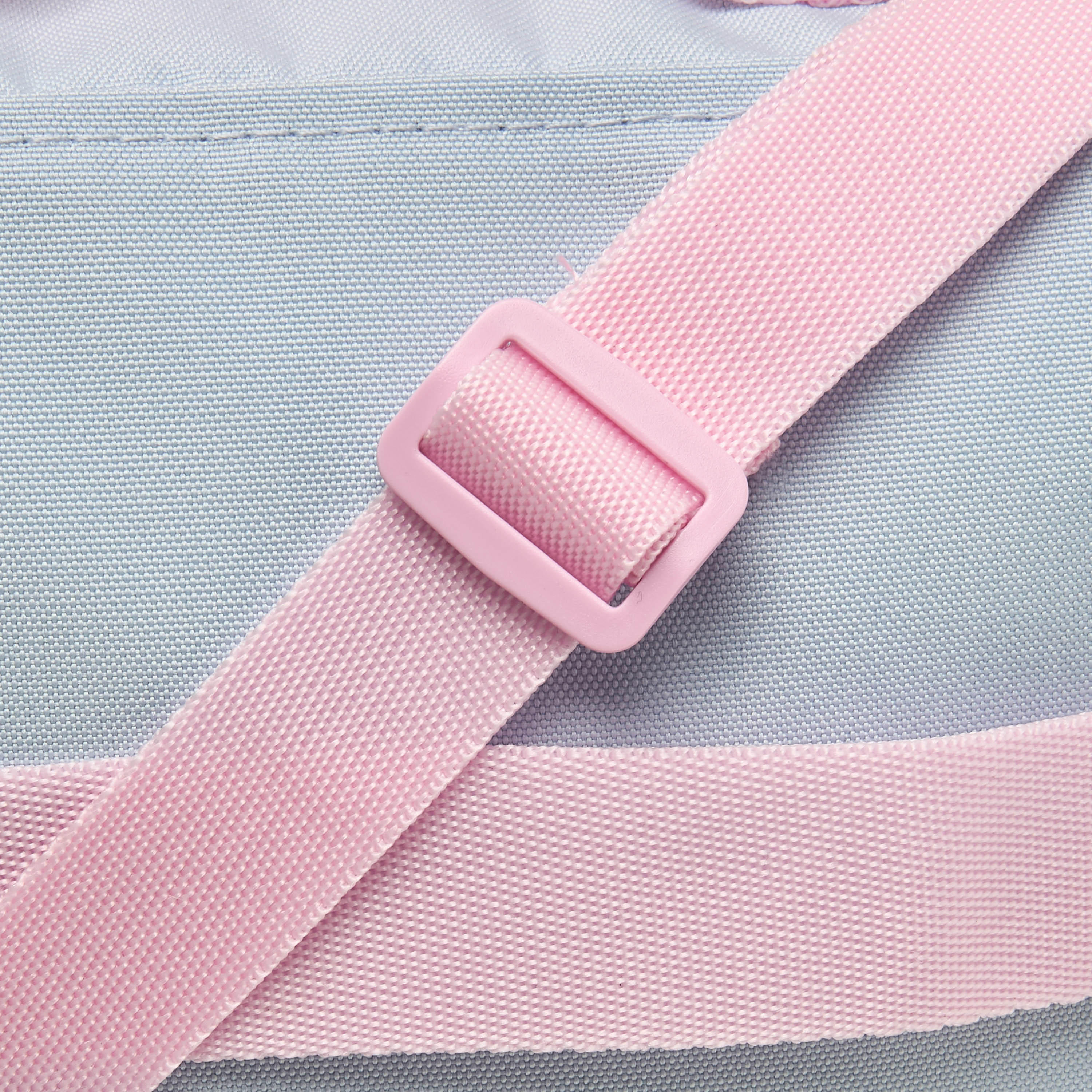 شنطة غداء بطبعات شعار مع إبزيم إغلاق للبنات من 8-12 سنة من ريبوك-school-lunchessentials-lunchbags-image-5