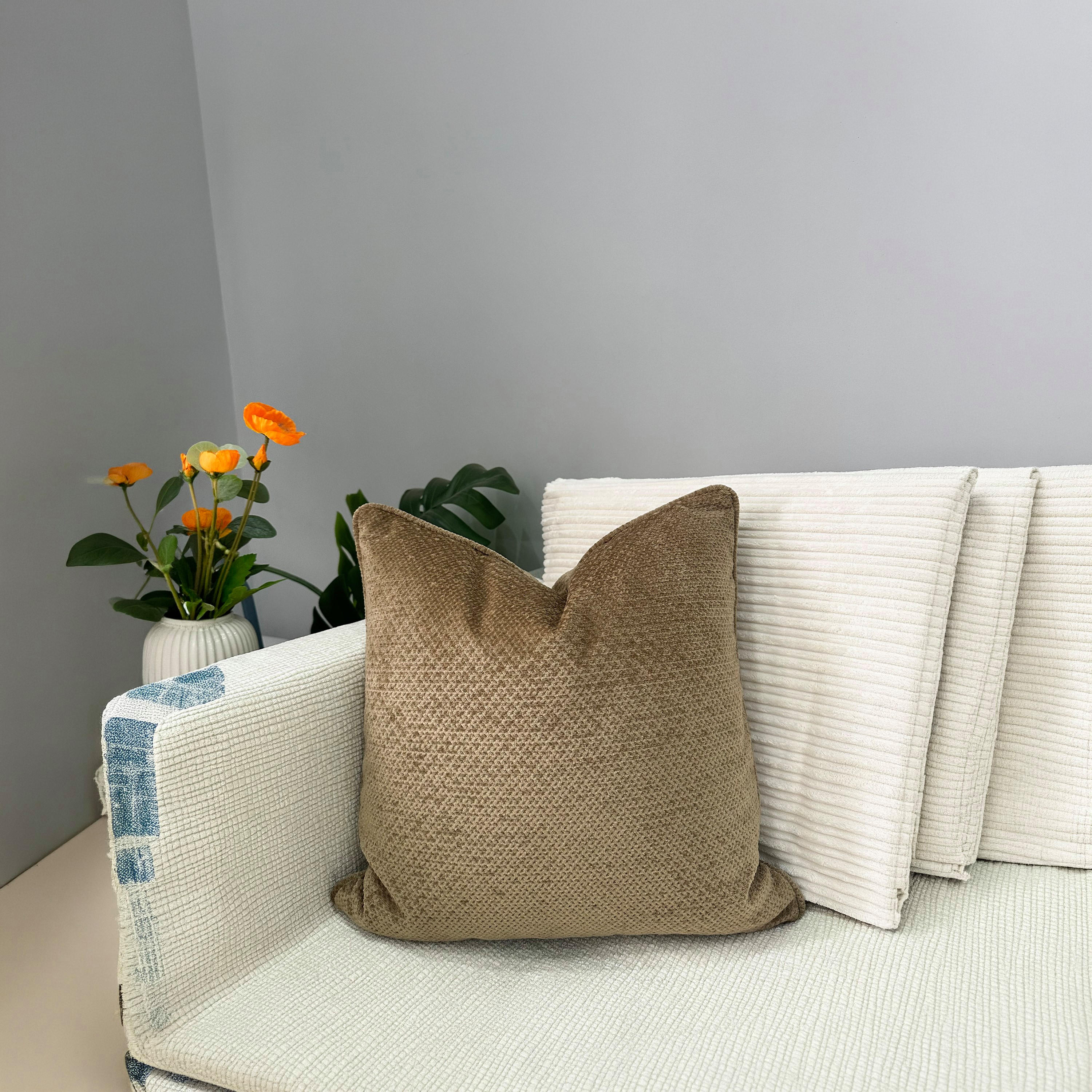 وسادة محشوة بحشوة صلبة - 45 × 45 سم-household-cushionsandthrows-filledcushions-decorativecushions-image-12