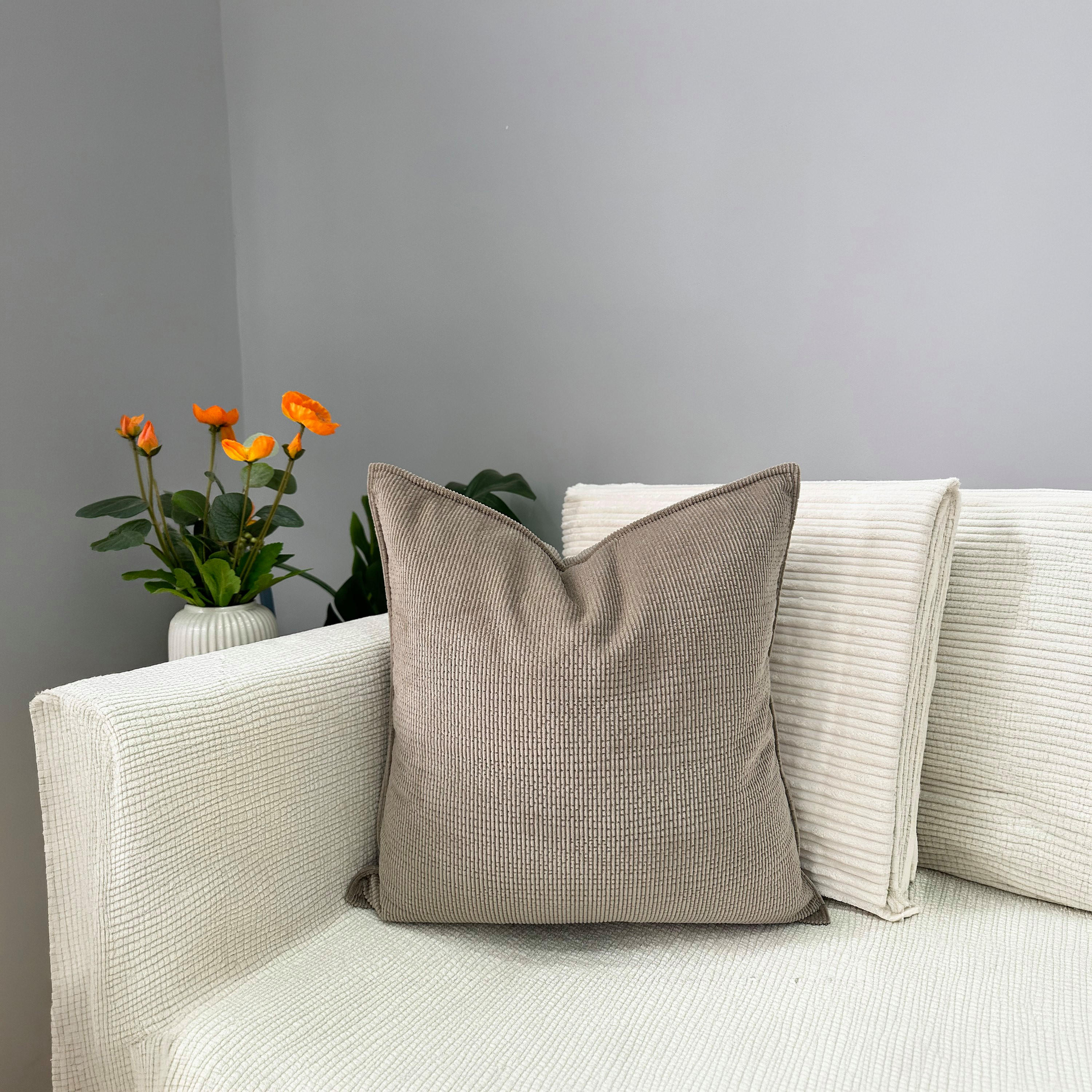 وسادة محشوة بحشوة صلبة - 45 × 45 سم-household-cushionsandthrows-filledcushions-decorativecushions-image-41