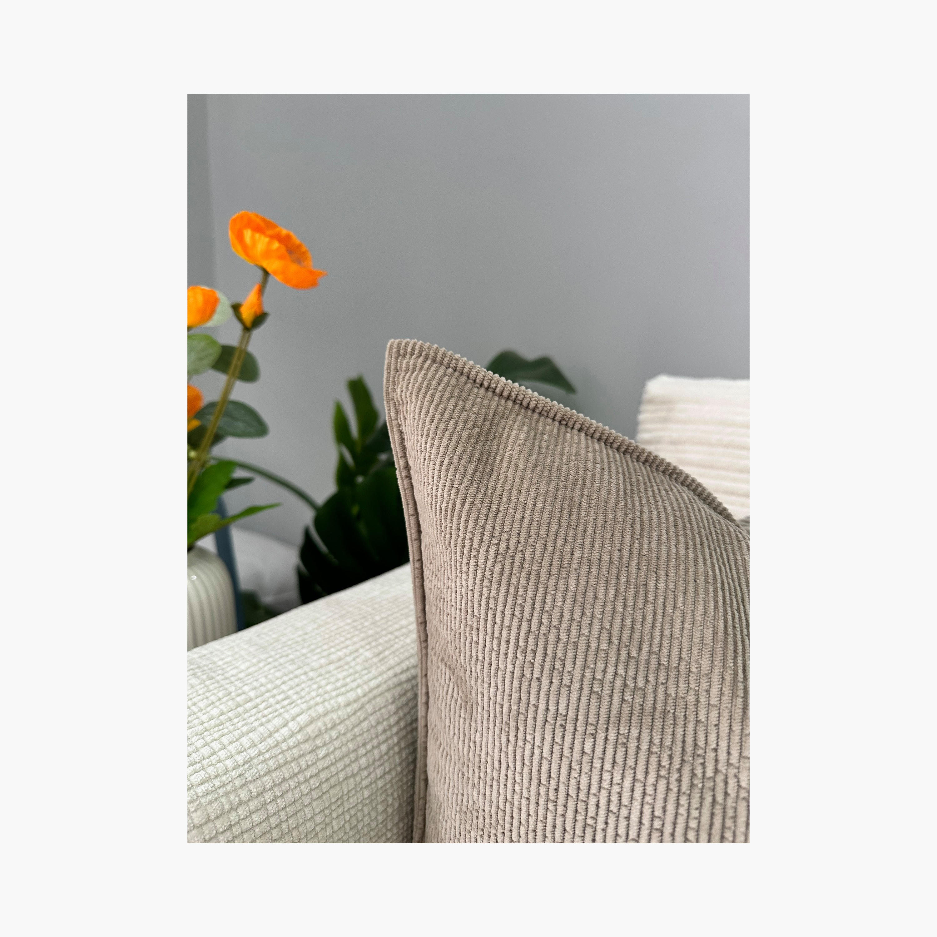 وسادة محشوة بحشوة صلبة - 45 × 45 سم-household-cushionsandthrows-filledcushions-decorativecushions-image-46