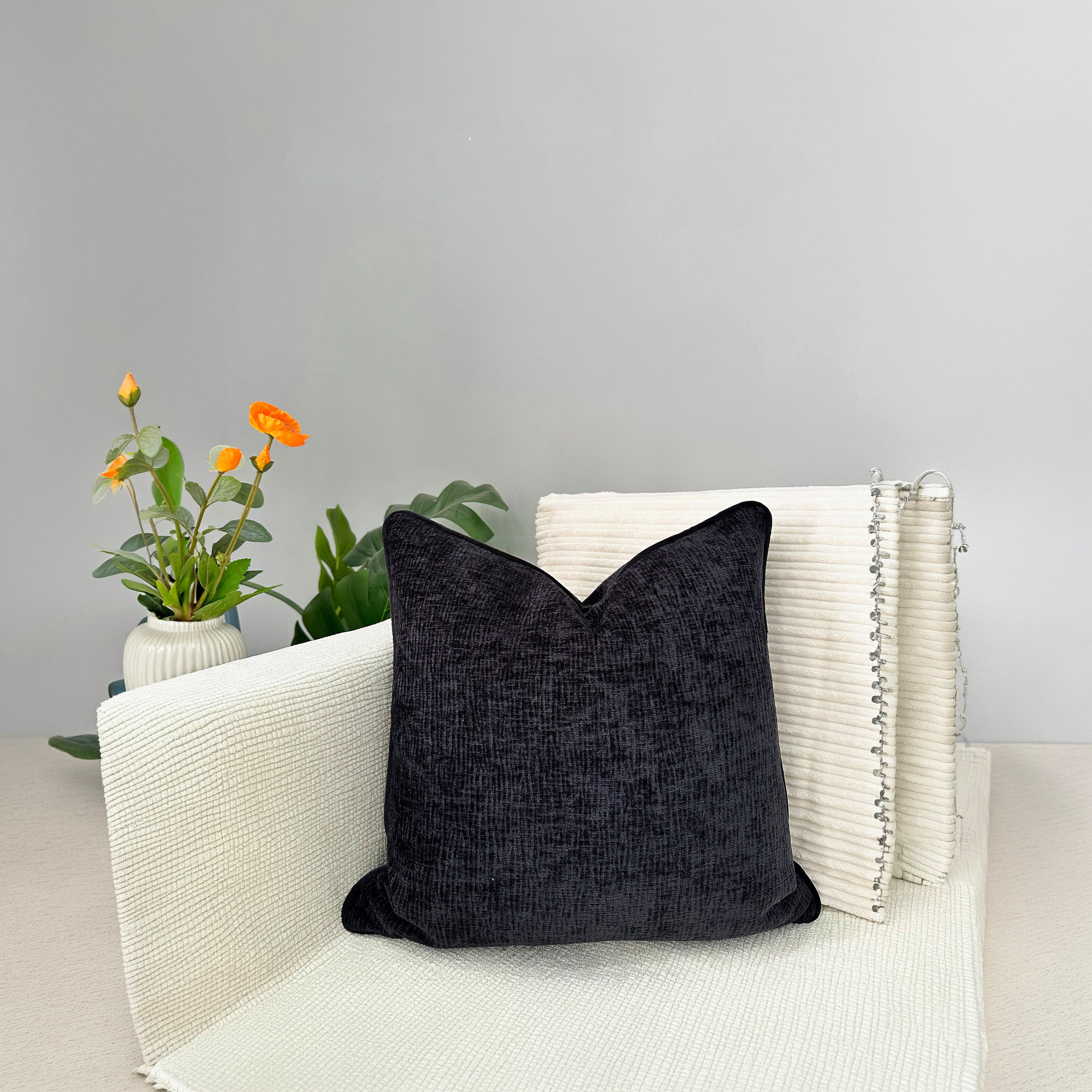وسادة محشوة بحشوة صلبة - 45 × 45 سم-household-cushionsandthrows-filledcushions-decorativecushions-image-35