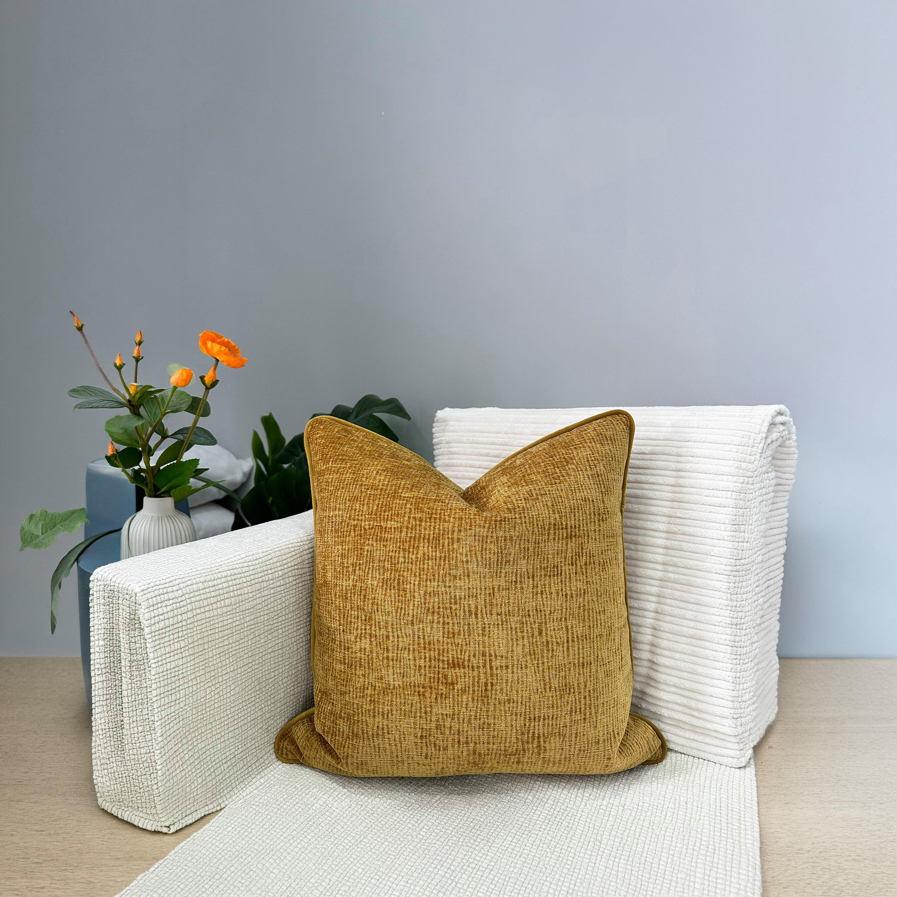 وسادة محشوة بحشوة صلبة - 45 × 45 سم-household-cushionsandthrows-filledcushions-decorativecushions-image-47