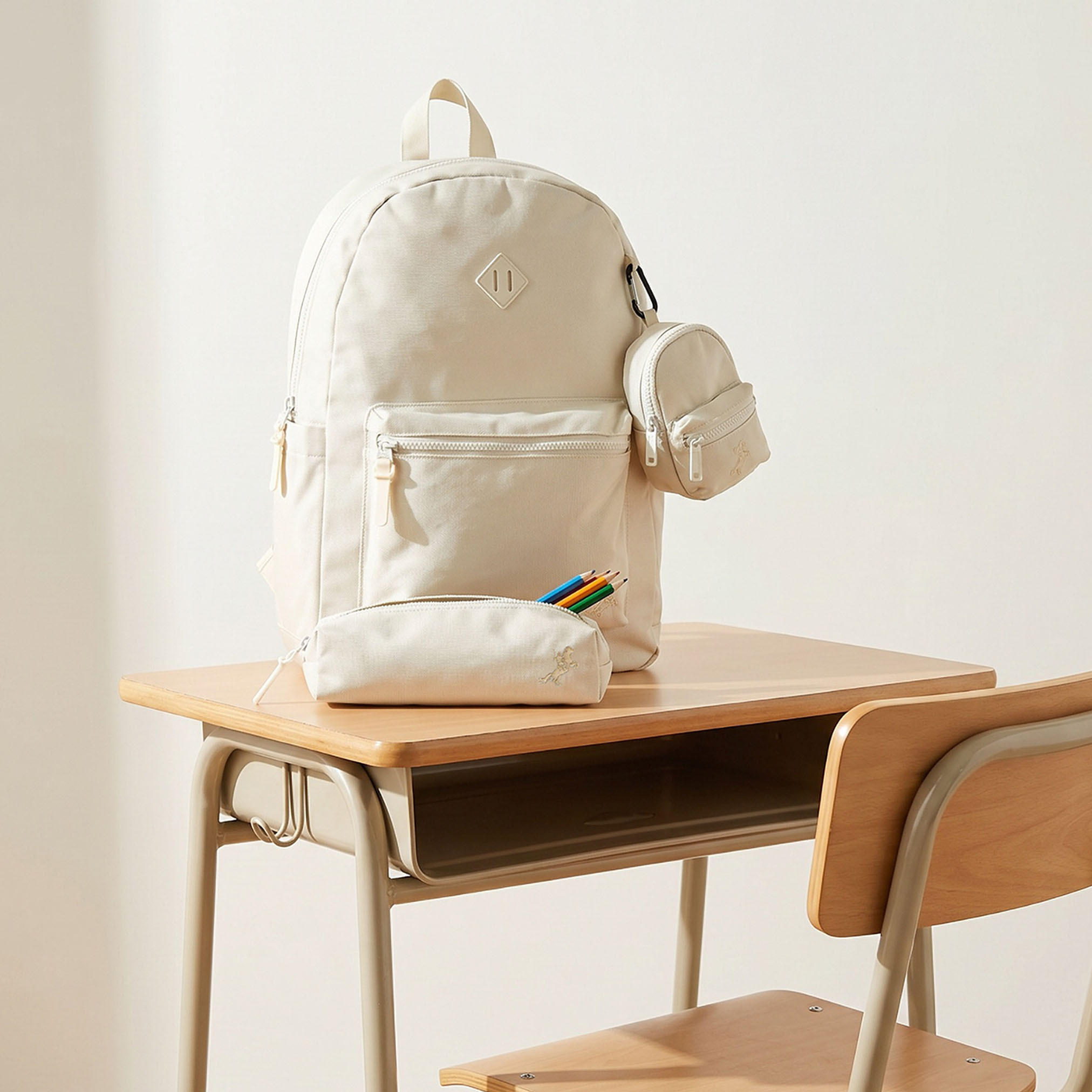 طقم شنطة ظهر مدرسية سادة للأطفال من 8 إلى 13 سنة مع مقلمة وباوتش - 17 بوصة-school-bagsandbackpacks-backpacks-image-1