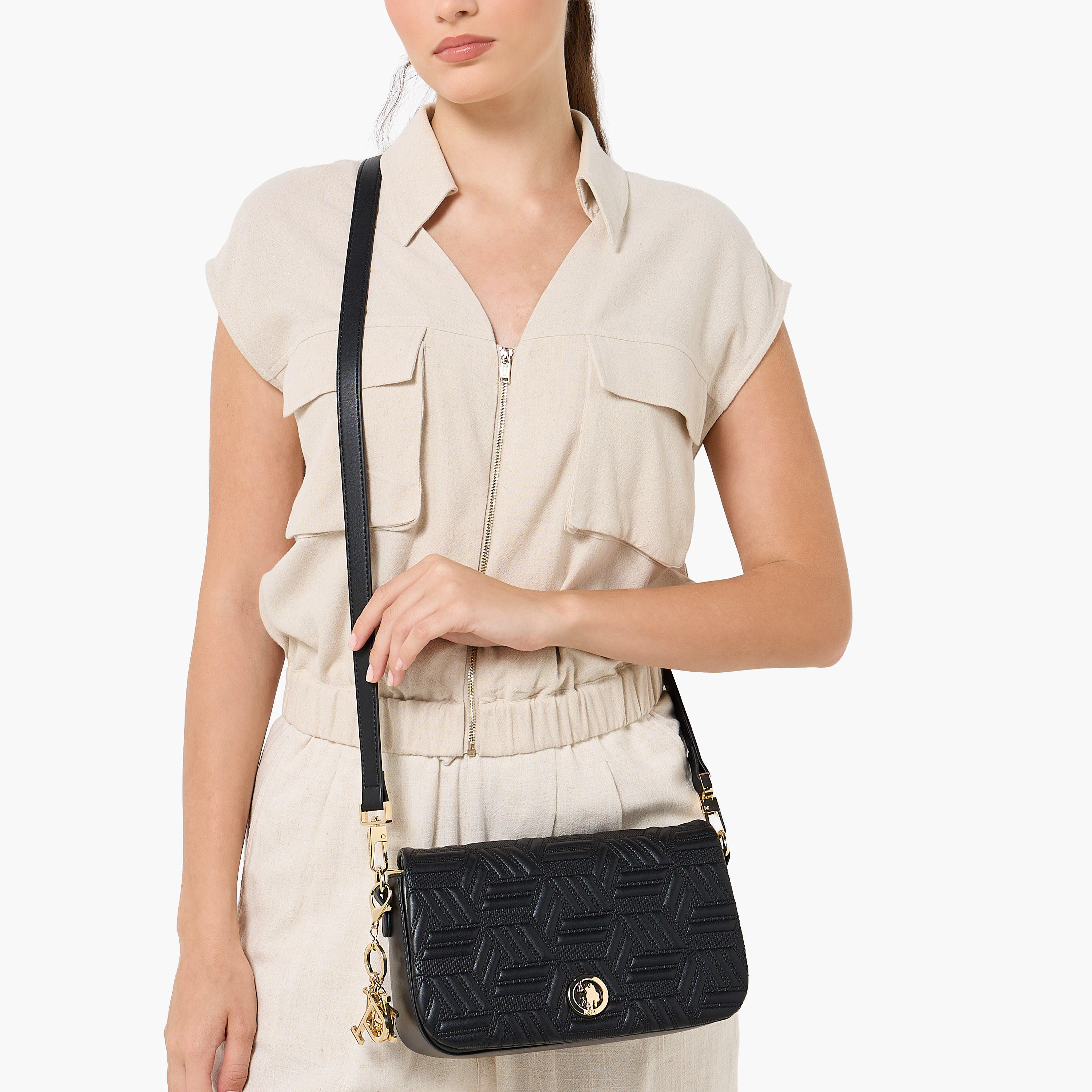 شنطة كروس بودي مبطنة بحزام قابل للتعديل من يو إس بولو أسن-women-bagsandwallets-handbags-image-2