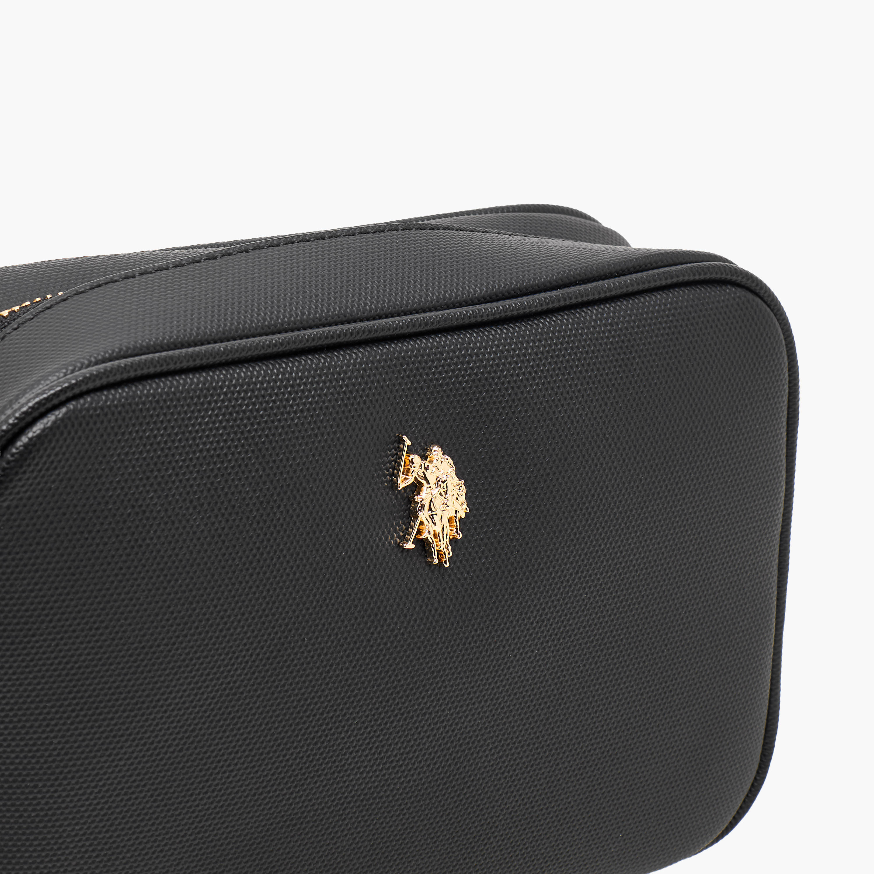 شنطة كروس بودي بارزة الملمس بحزام قابل للتعديل من يو إس بولو أسن-women-bagsandwallets-handbags-image-5